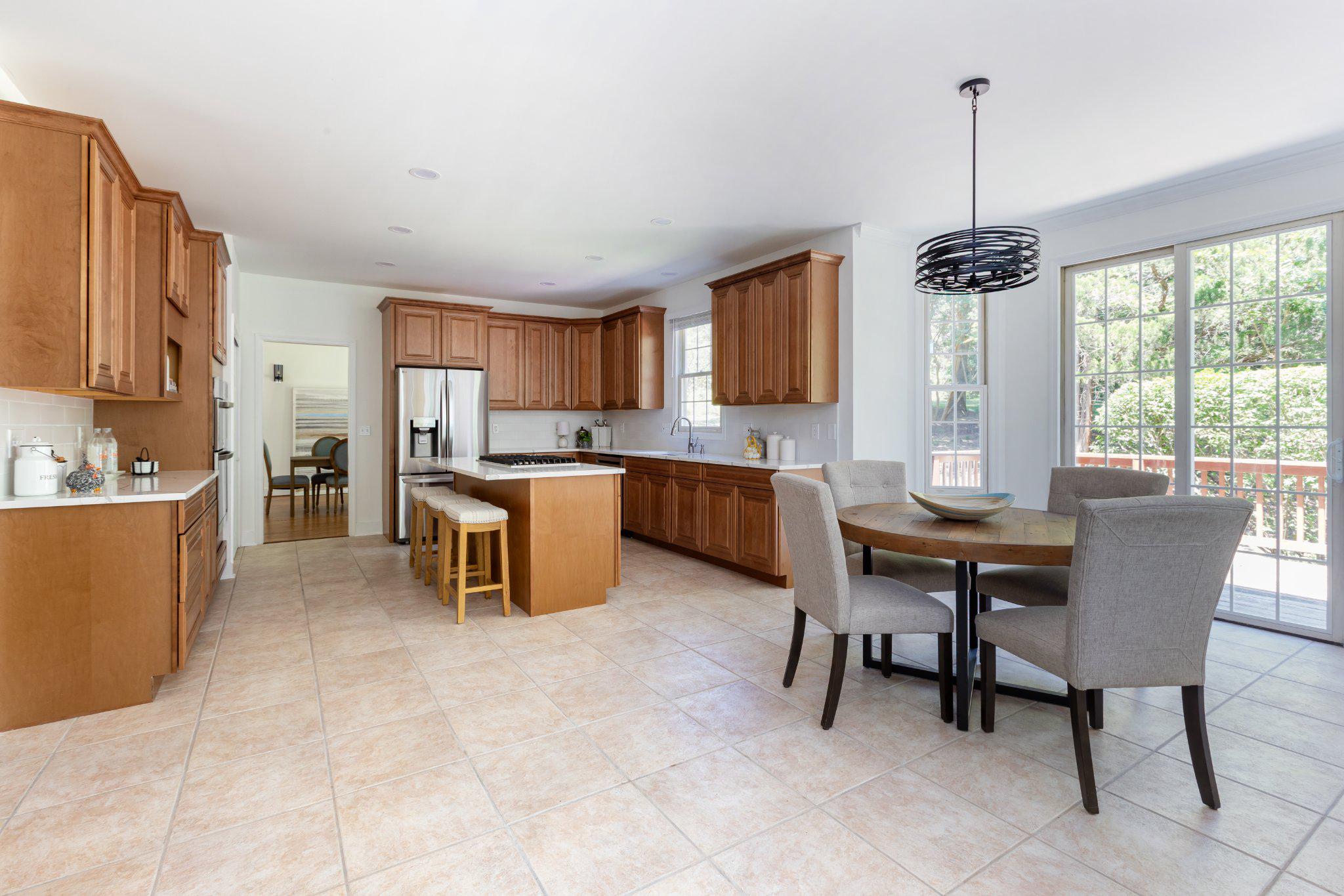 CONGRESSIONAL COUNTRY CLUB ESTATES - Residential