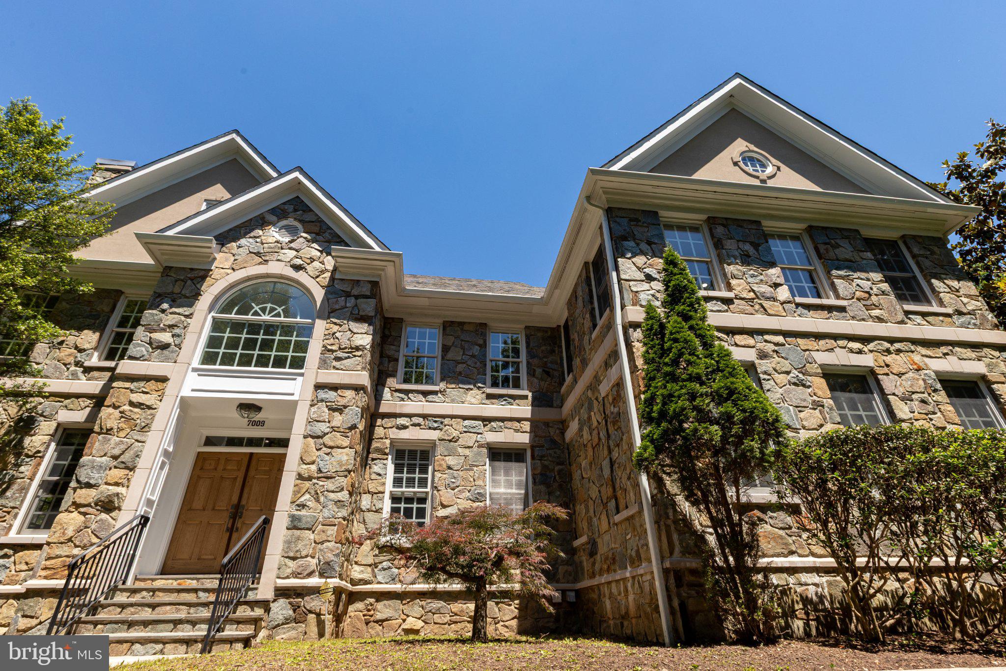 CONGRESSIONAL COUNTRY CLUB ESTATES - Residential