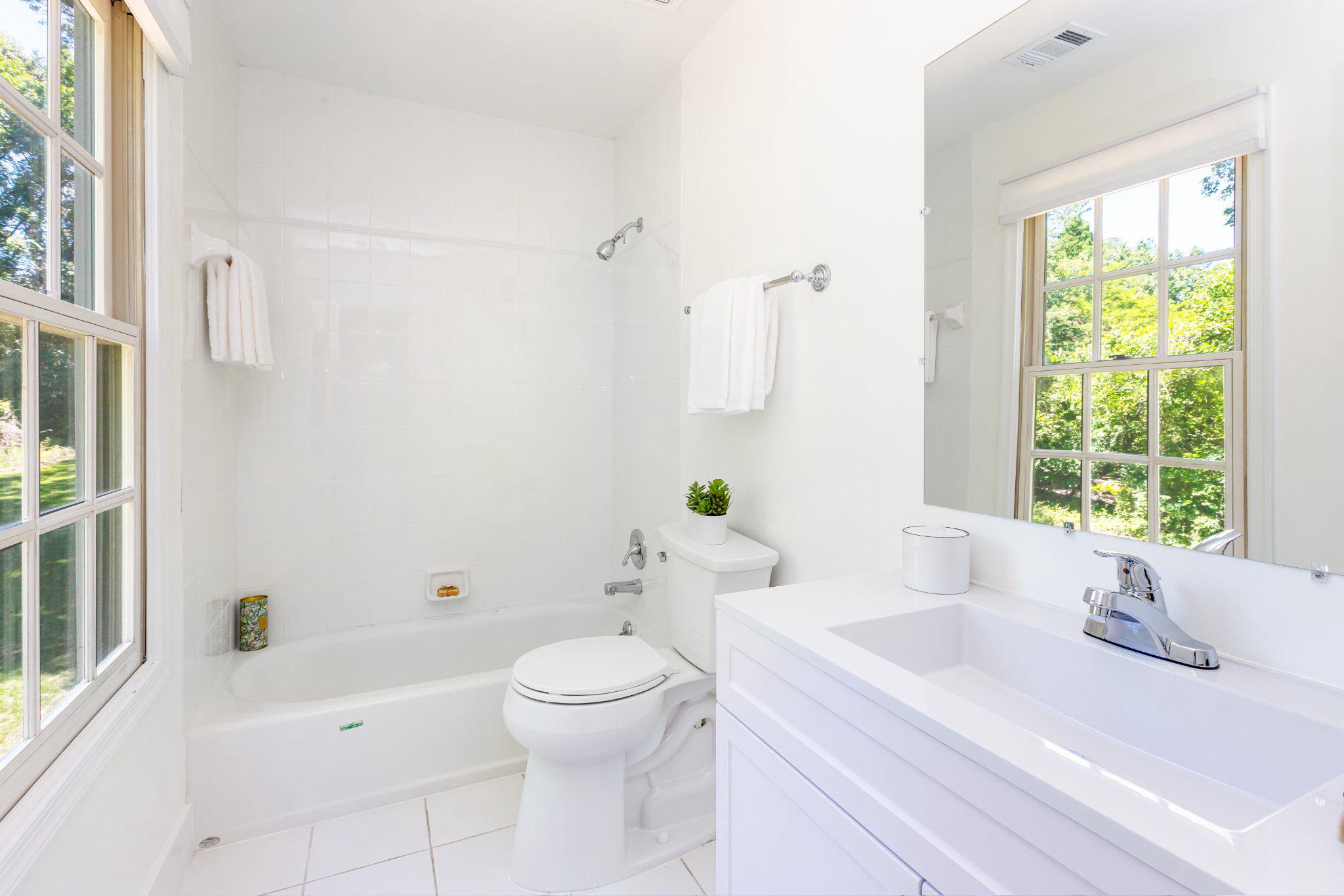 CONGRESSIONAL COUNTRY CLUB ESTATES - Residential
