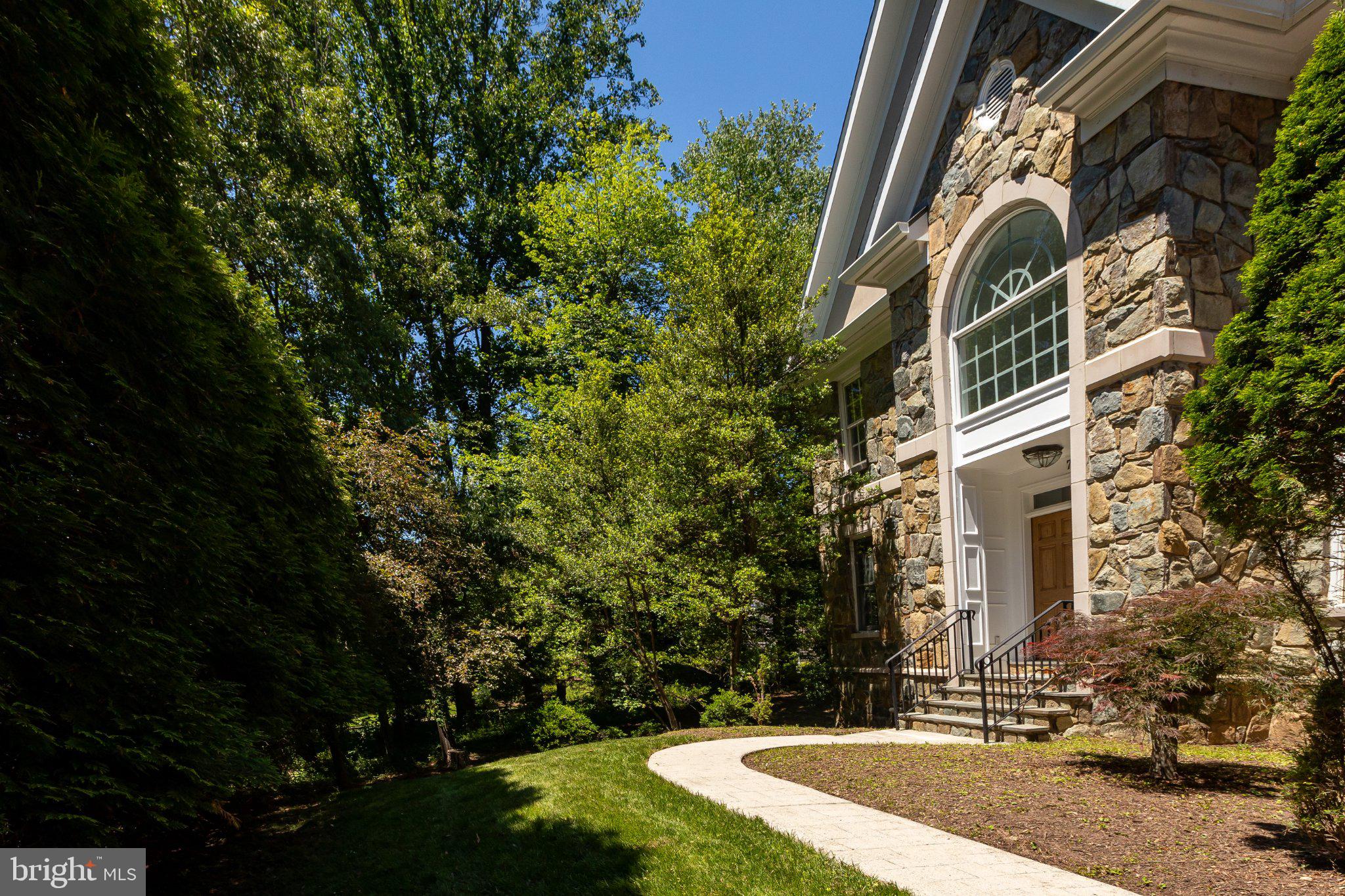 CONGRESSIONAL COUNTRY CLUB ESTATES - Residential