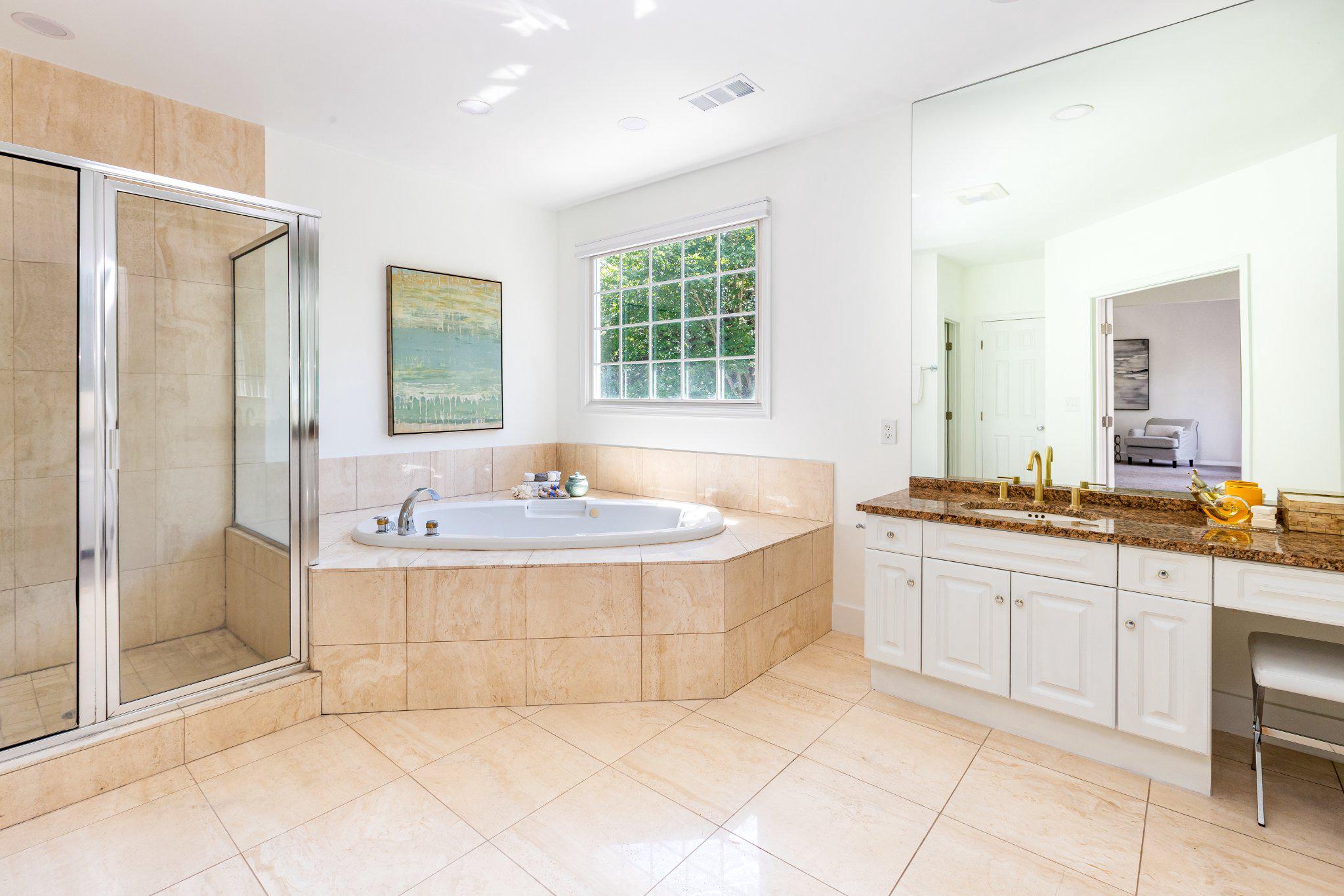 CONGRESSIONAL COUNTRY CLUB ESTATES - Residential