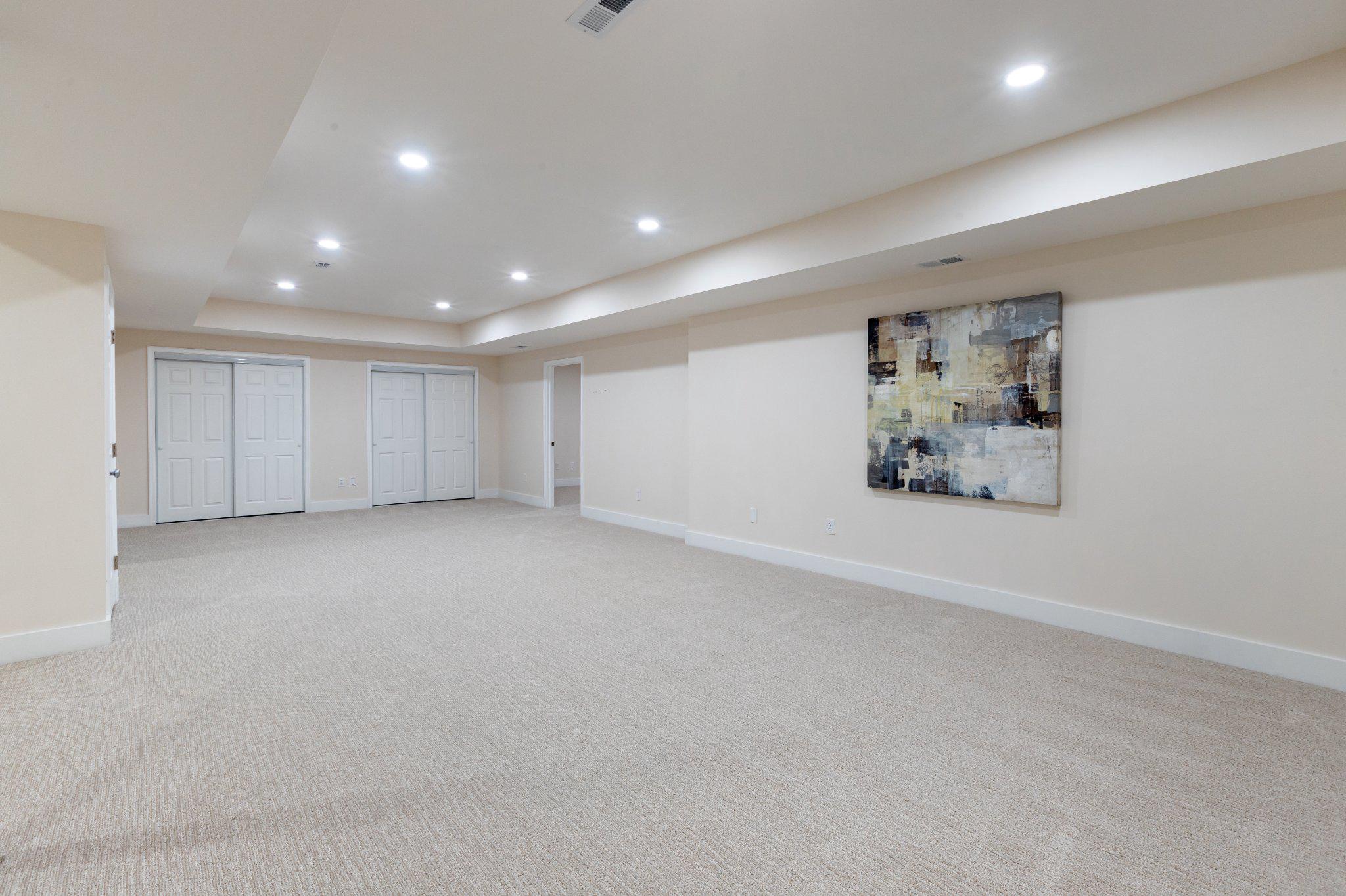 CONGRESSIONAL COUNTRY CLUB ESTATES - Residential