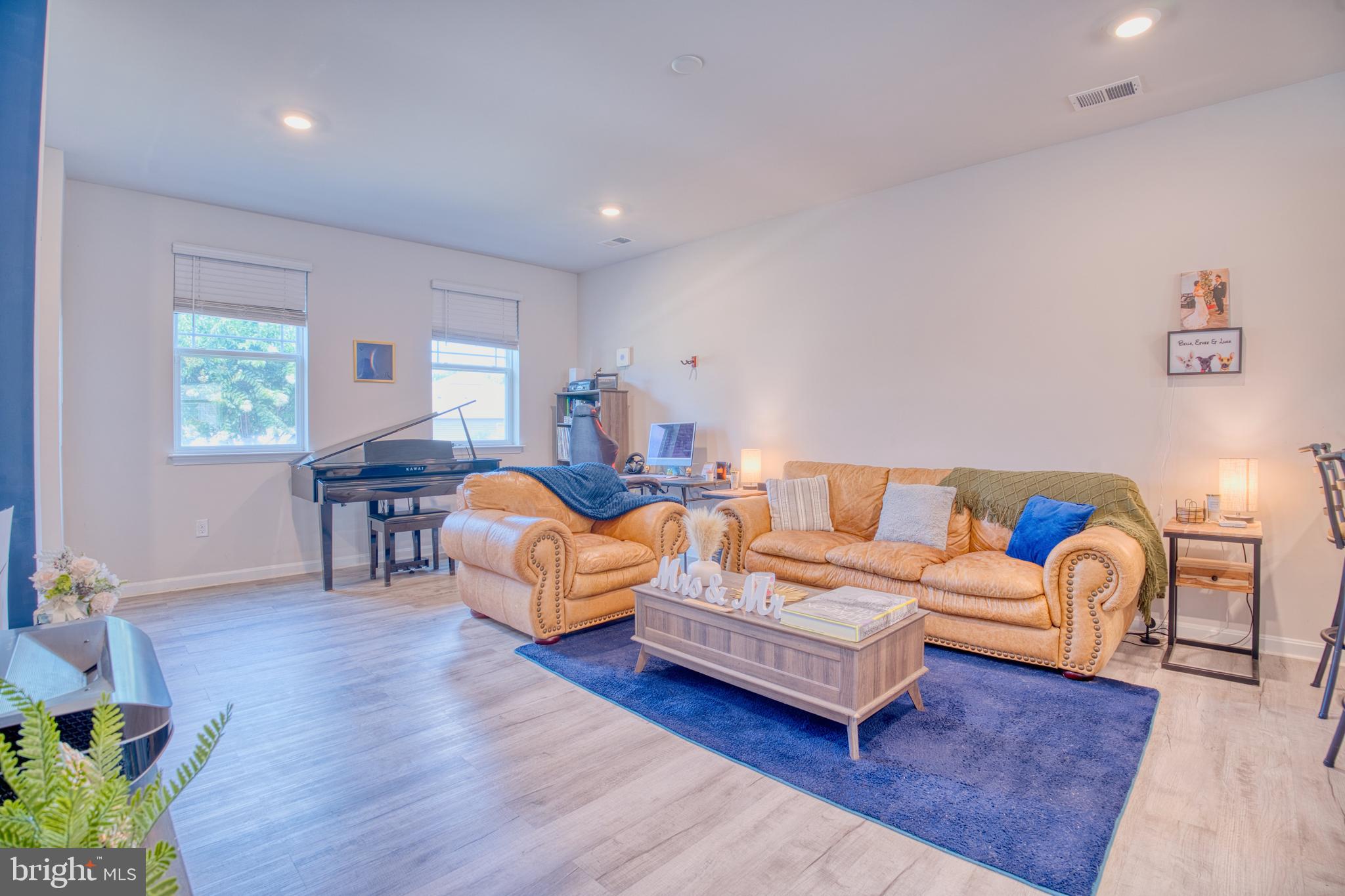 TIDBURY CROSSING - Residential
