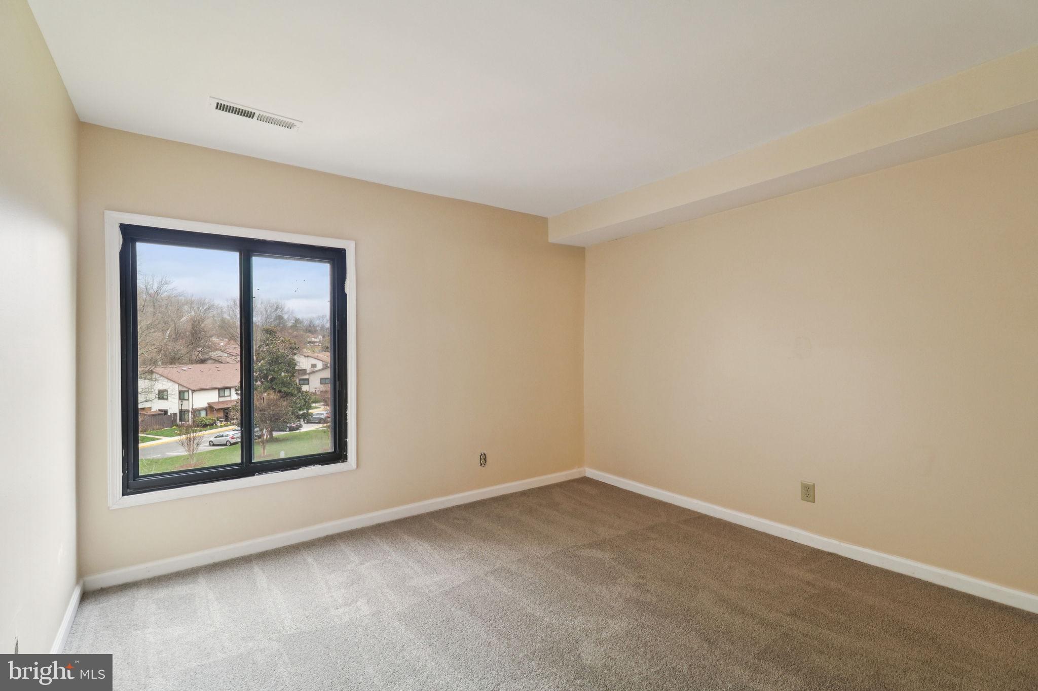 TREETOP CONDO - Residential