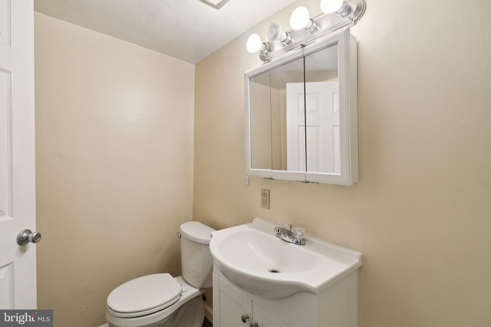 TREETOP CONDO - Residential