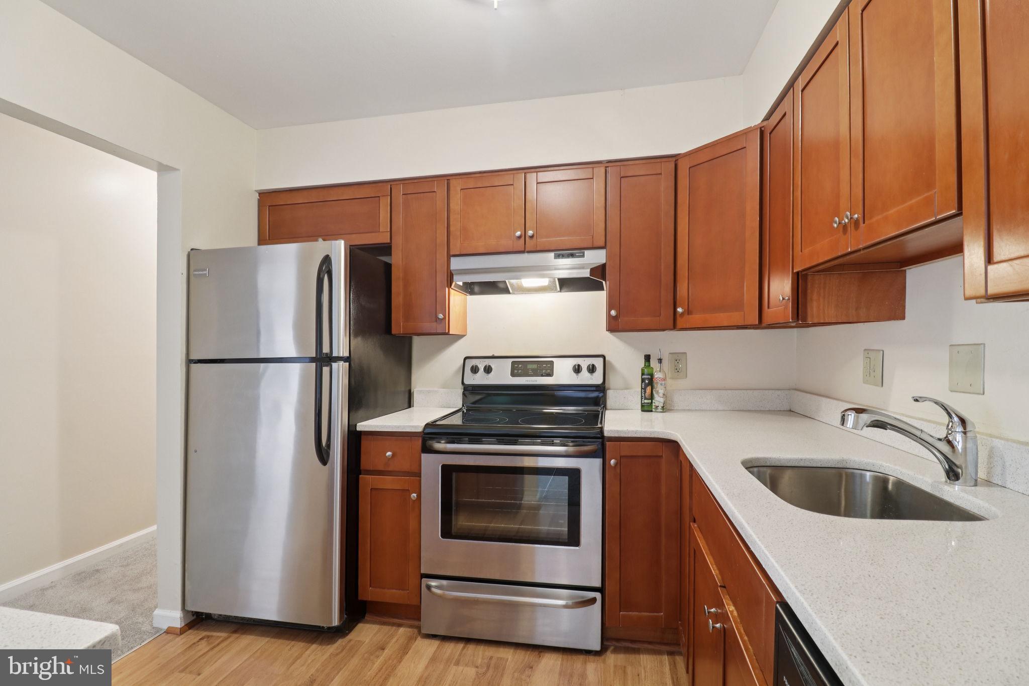 TREETOP CONDO - Residential