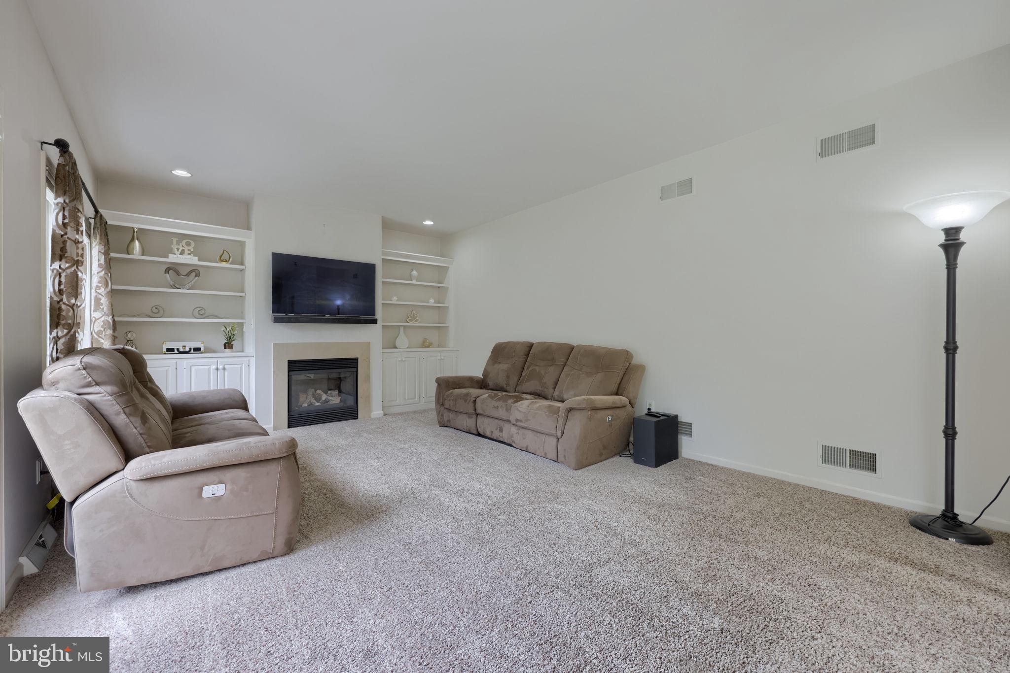 LANDIS CROSSING - Residential