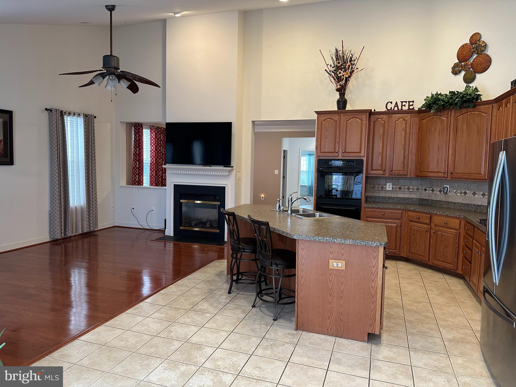CENTRAL PARKE COLONIAL CHARLES - Residential