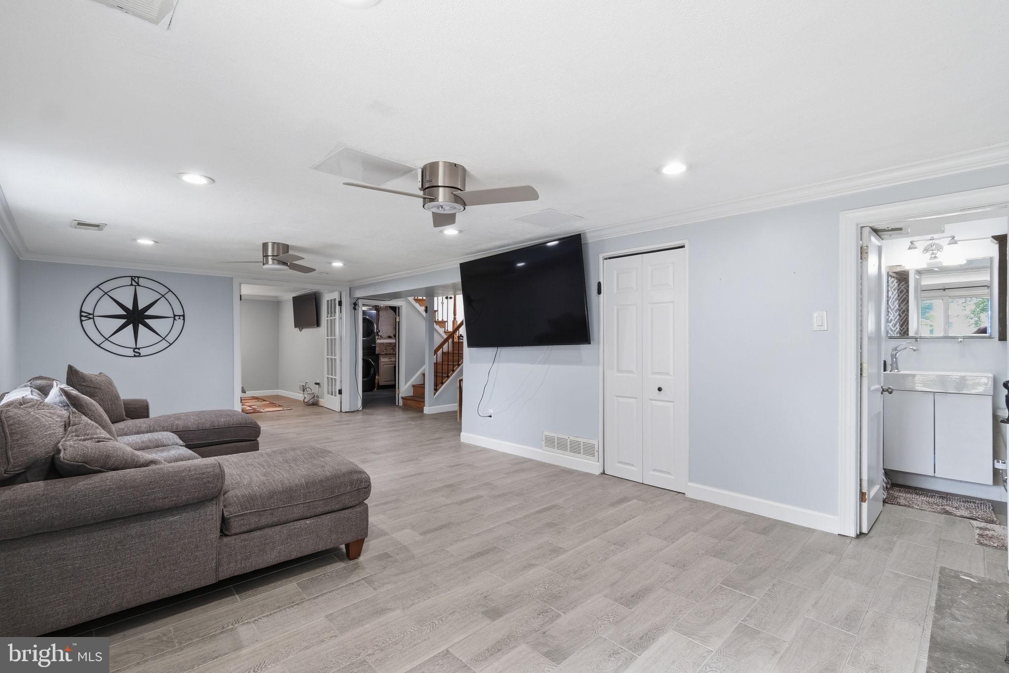 THE HIGHLANDS - Residential