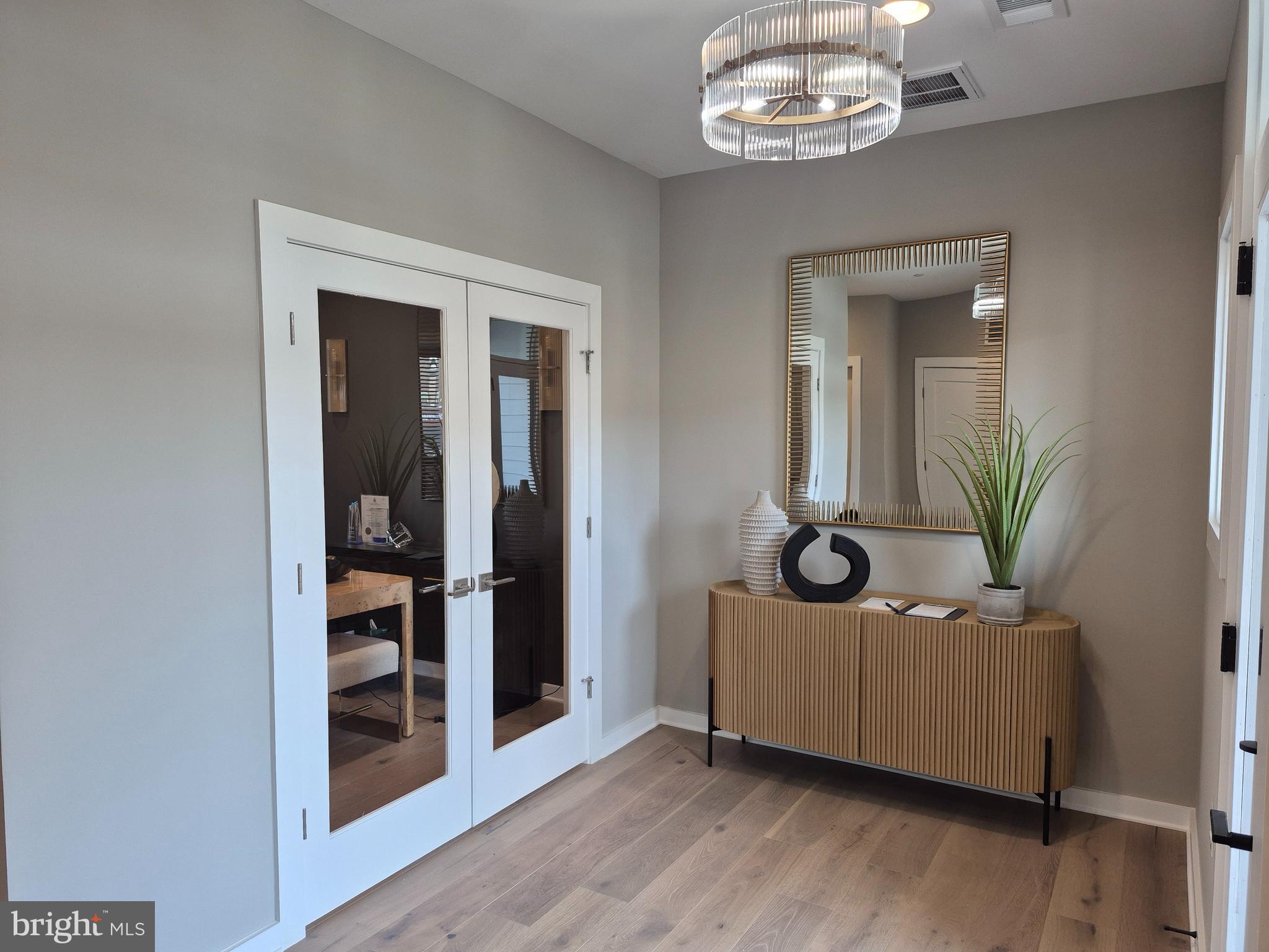 ROCKVILLE - Residential