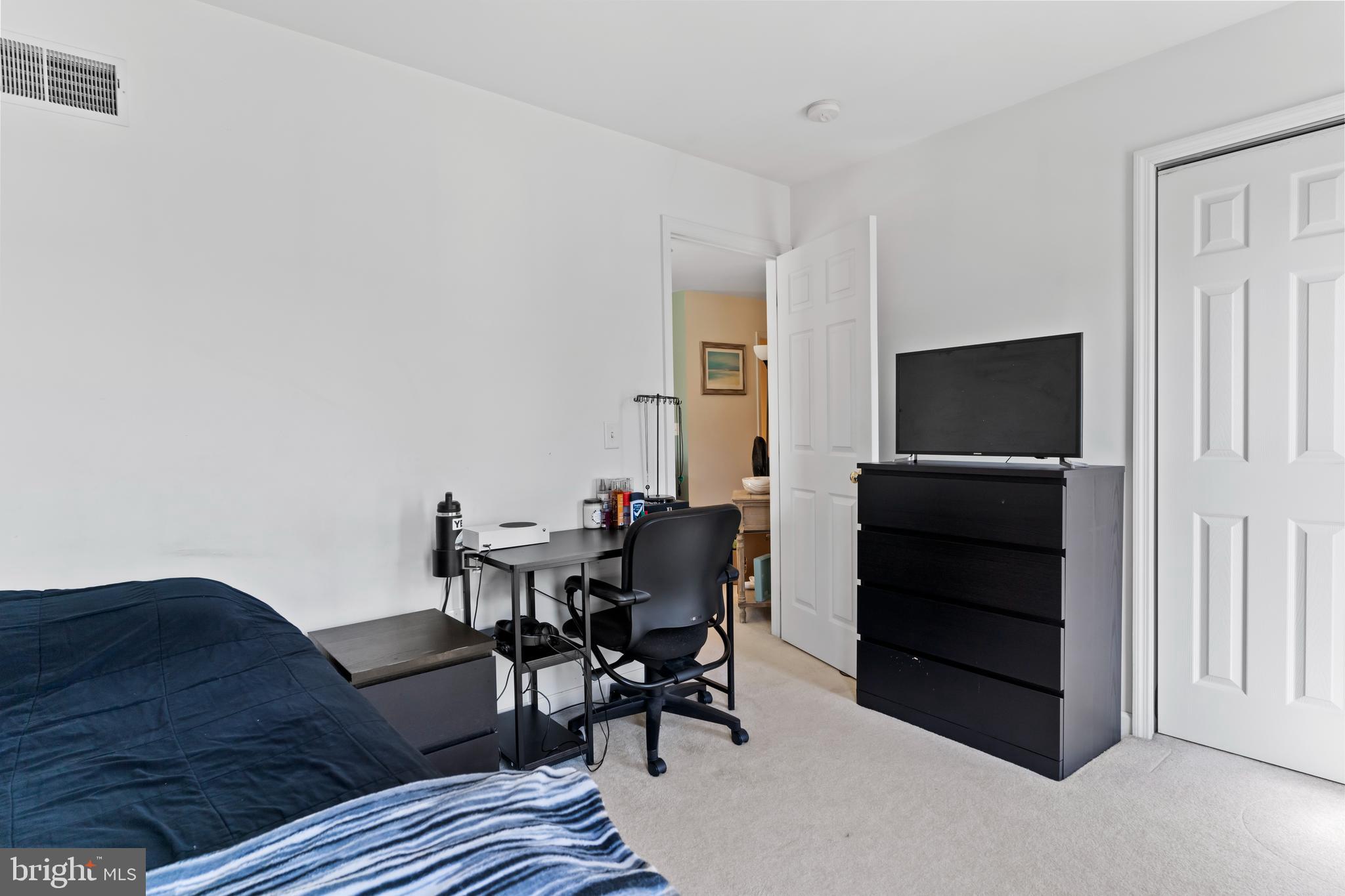 WESTWOOD HILLS - Residential