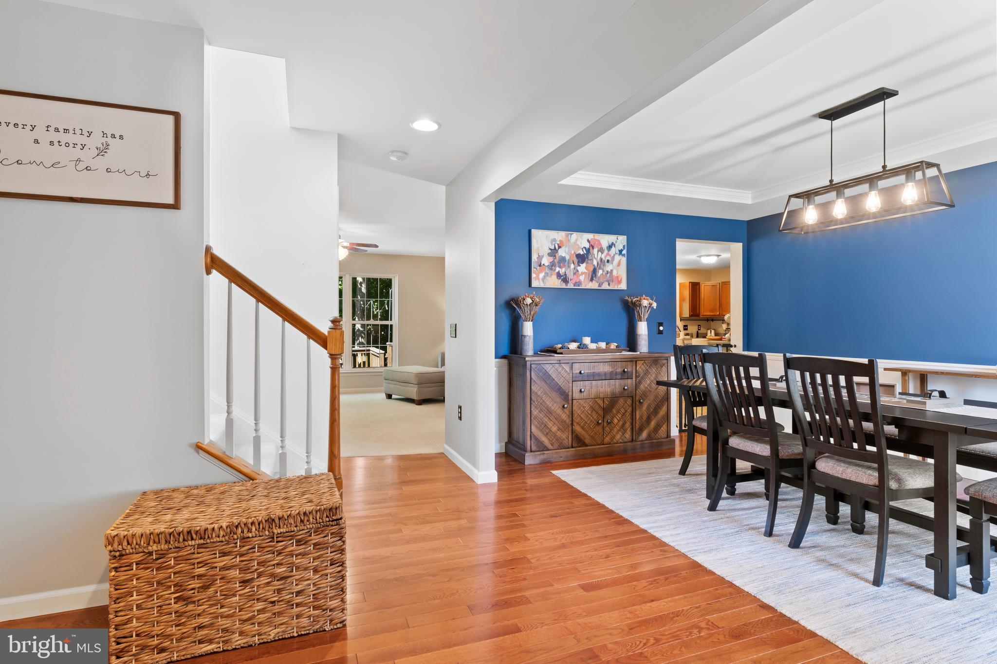 WESTWOOD HILLS - Residential