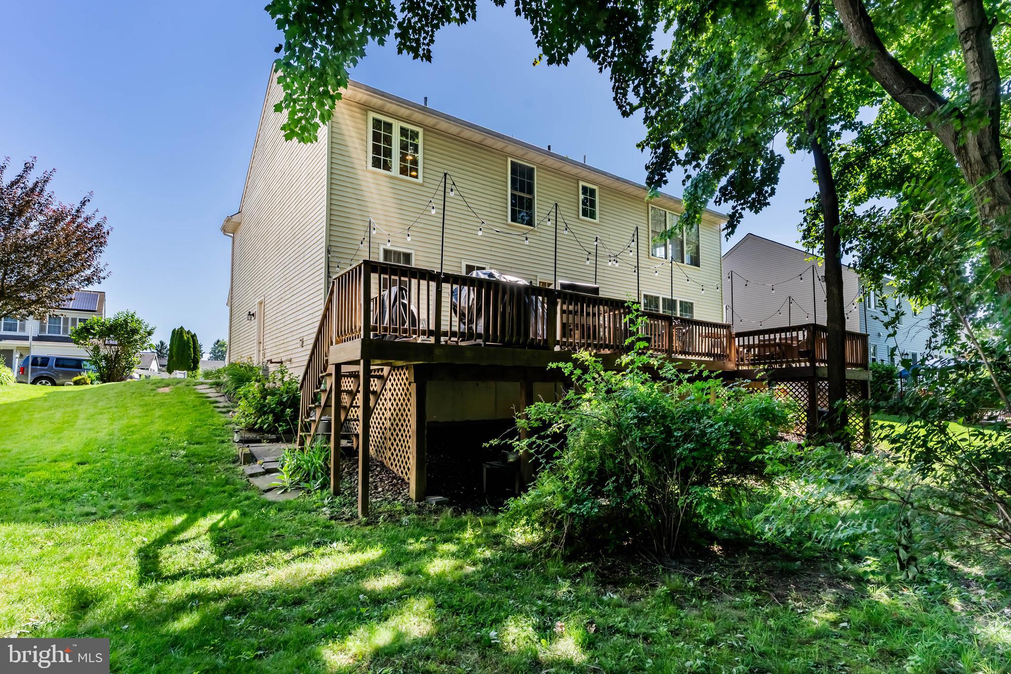 WESTWOOD HILLS - Residential