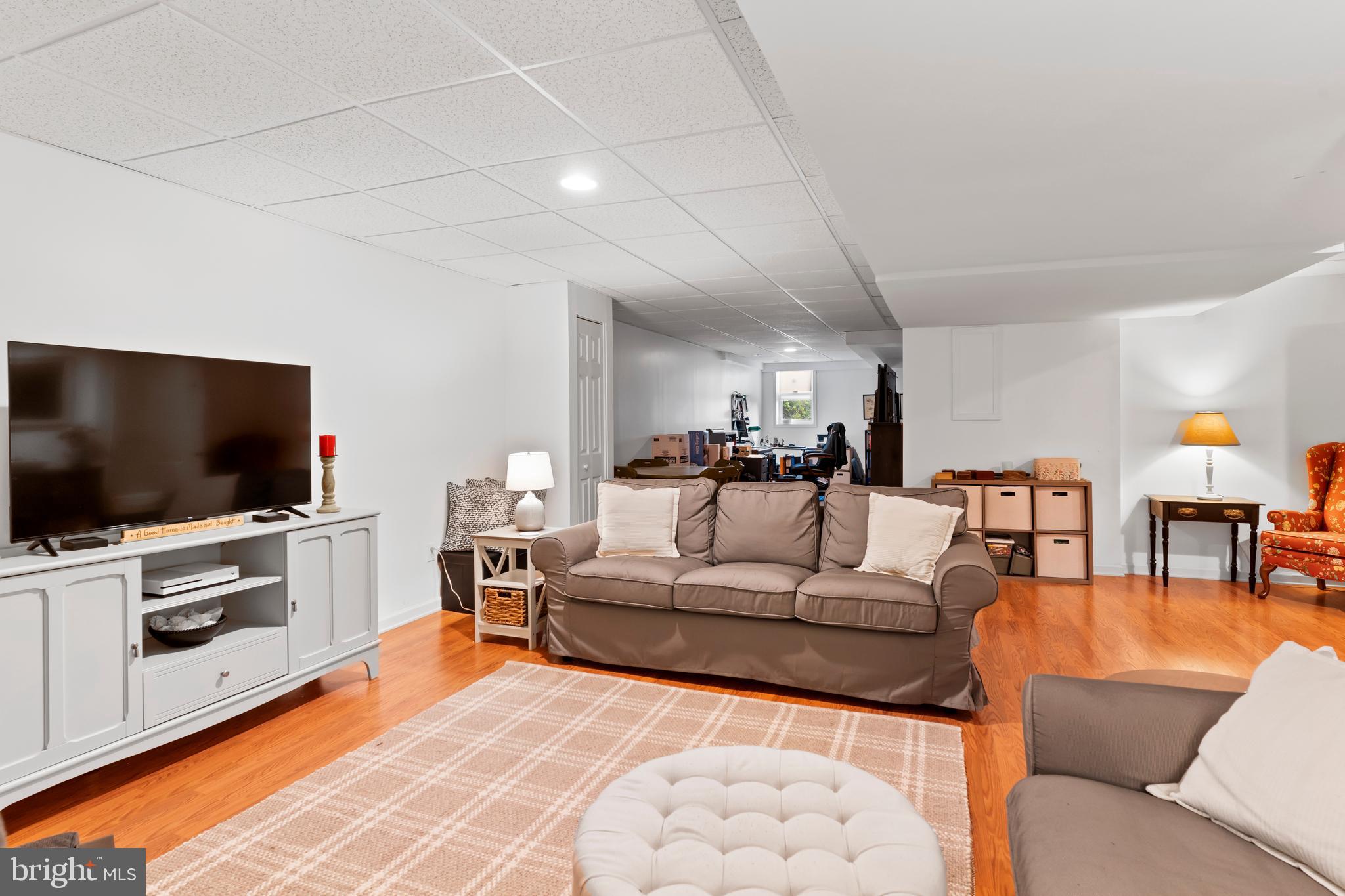 WESTWOOD HILLS - Residential