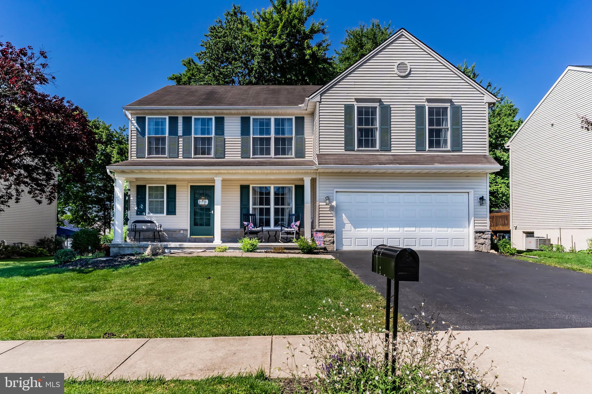 WESTWOOD HILLS - Residential