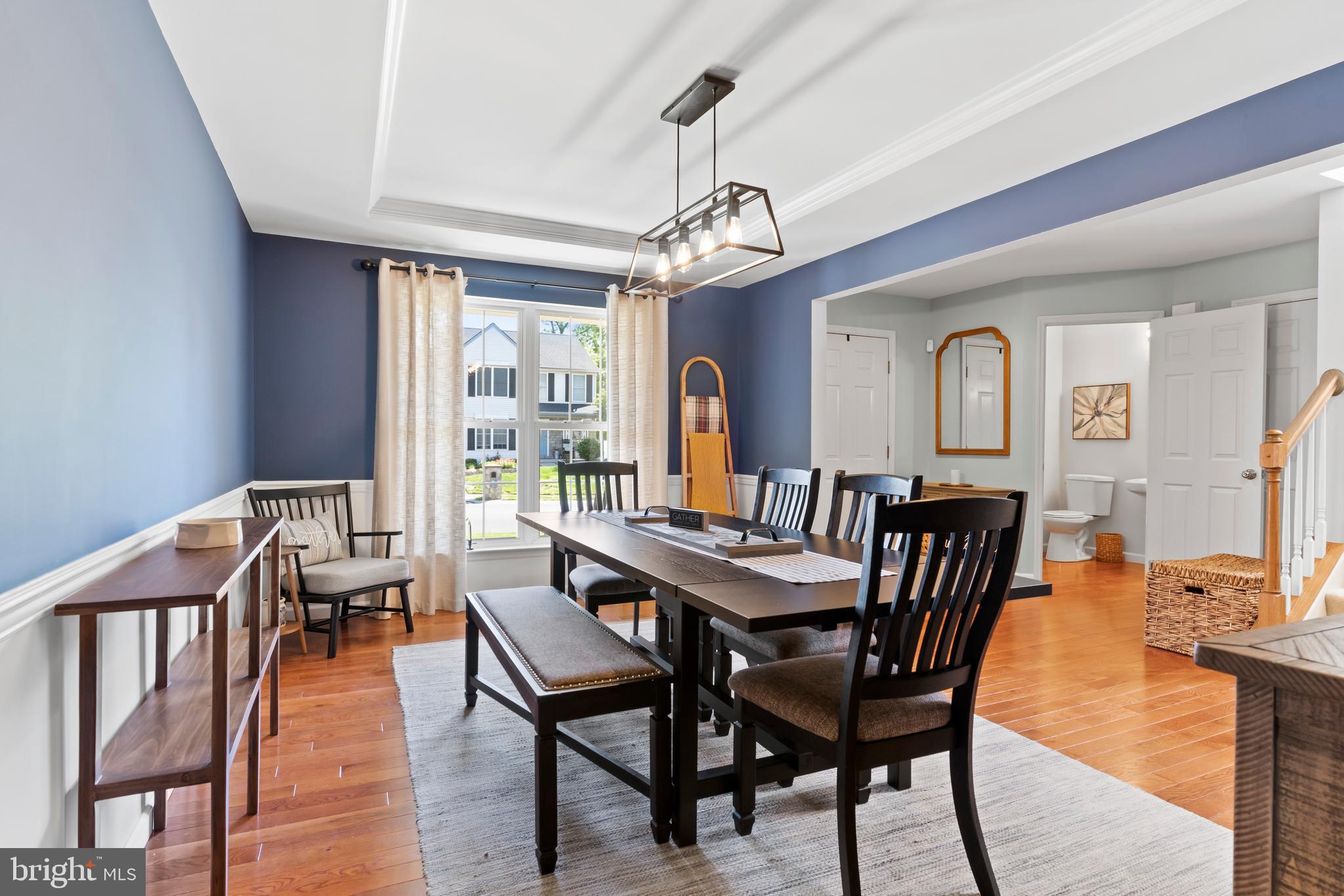 WESTWOOD HILLS - Residential