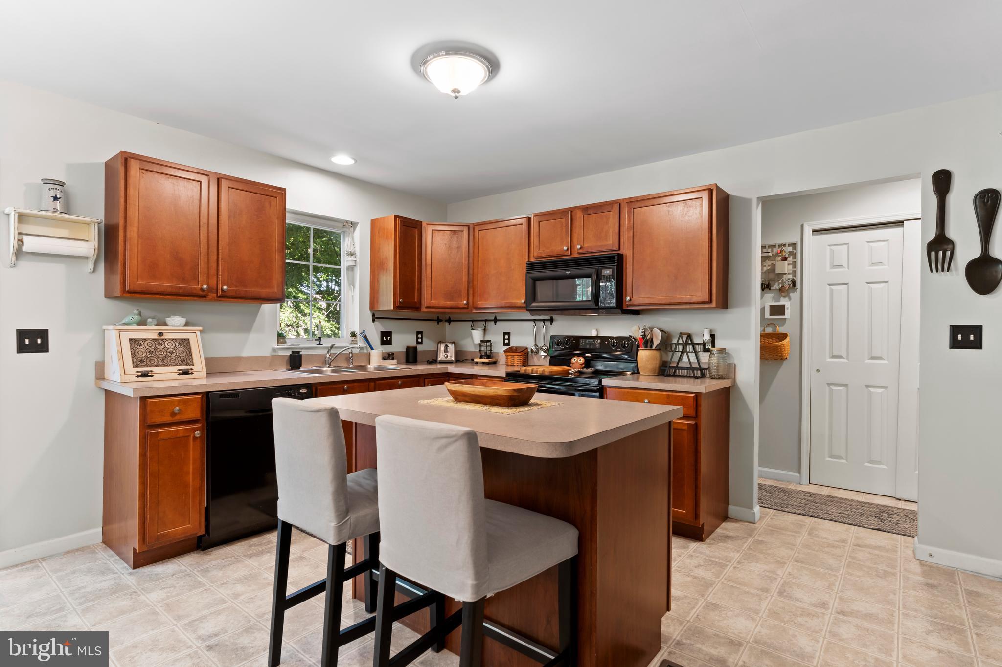 WESTWOOD HILLS - Residential