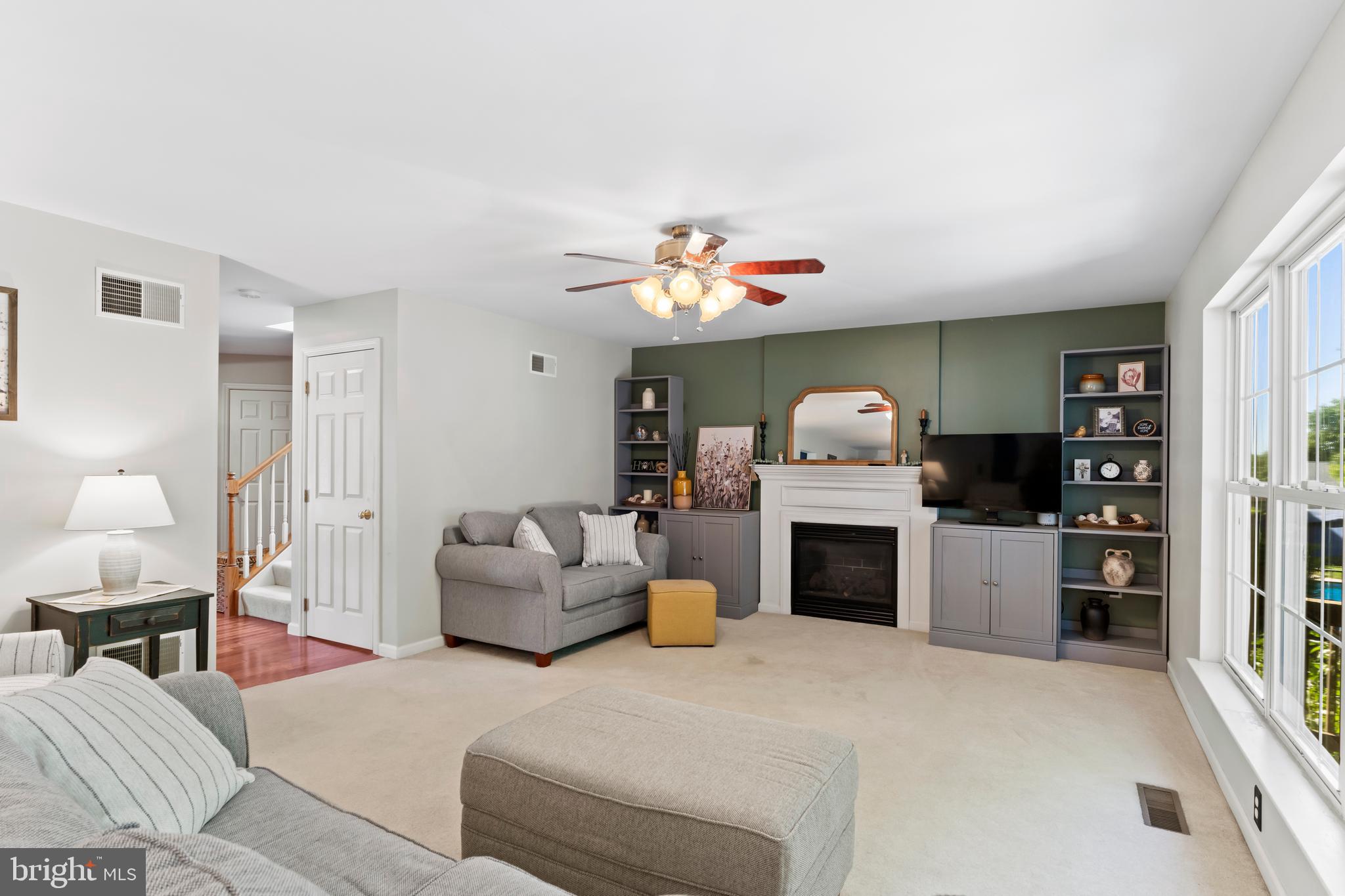 WESTWOOD HILLS - Residential