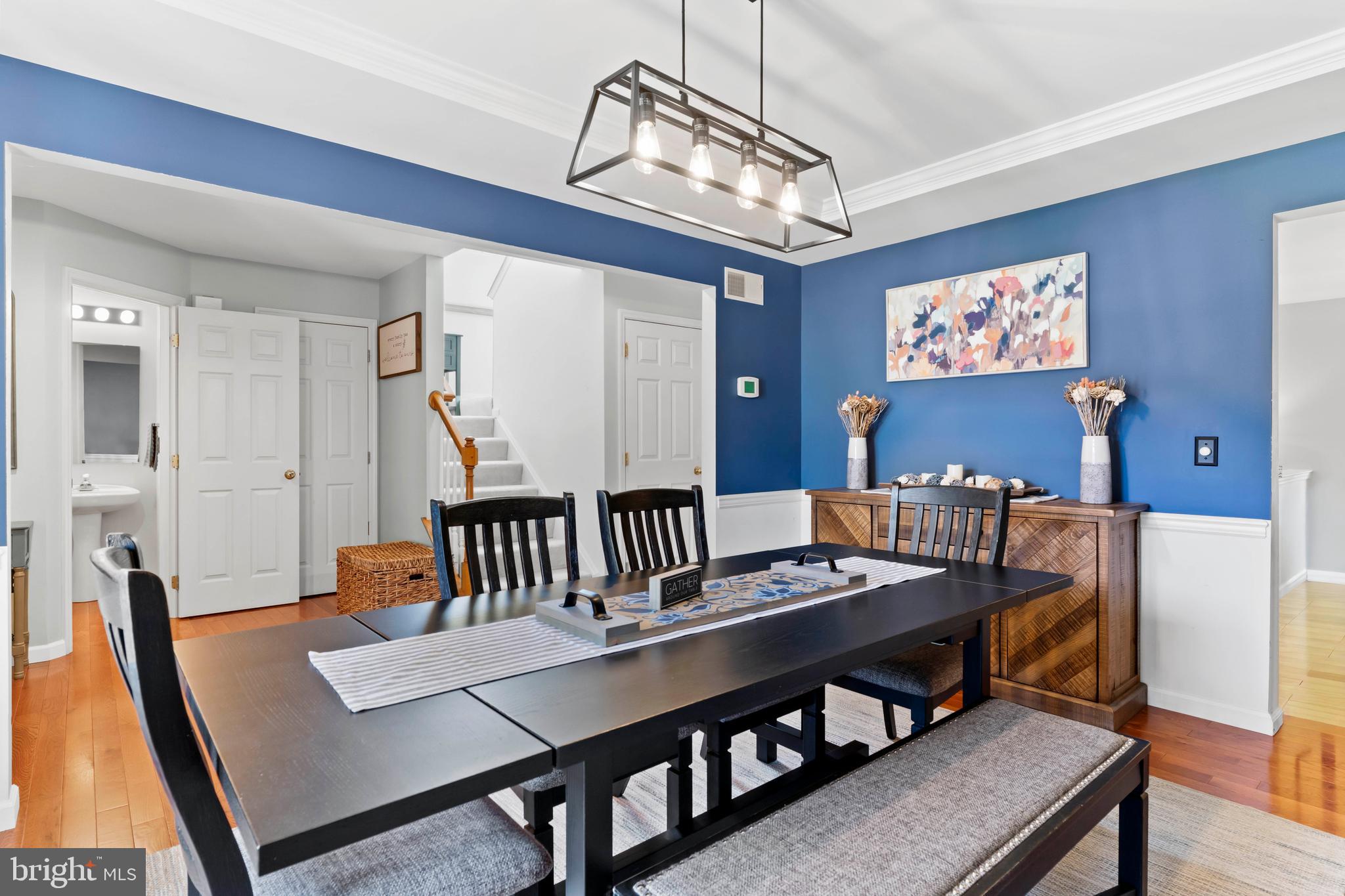 WESTWOOD HILLS - Residential