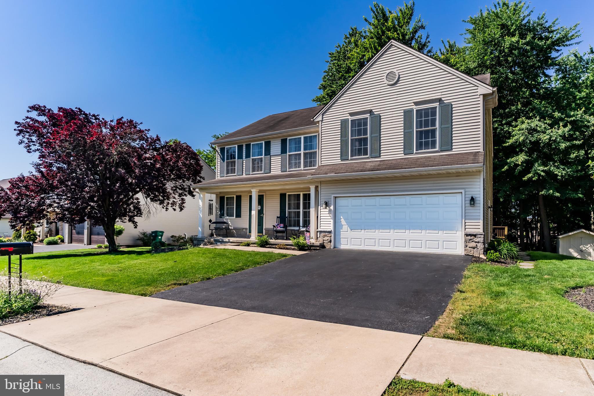 WESTWOOD HILLS - Residential
