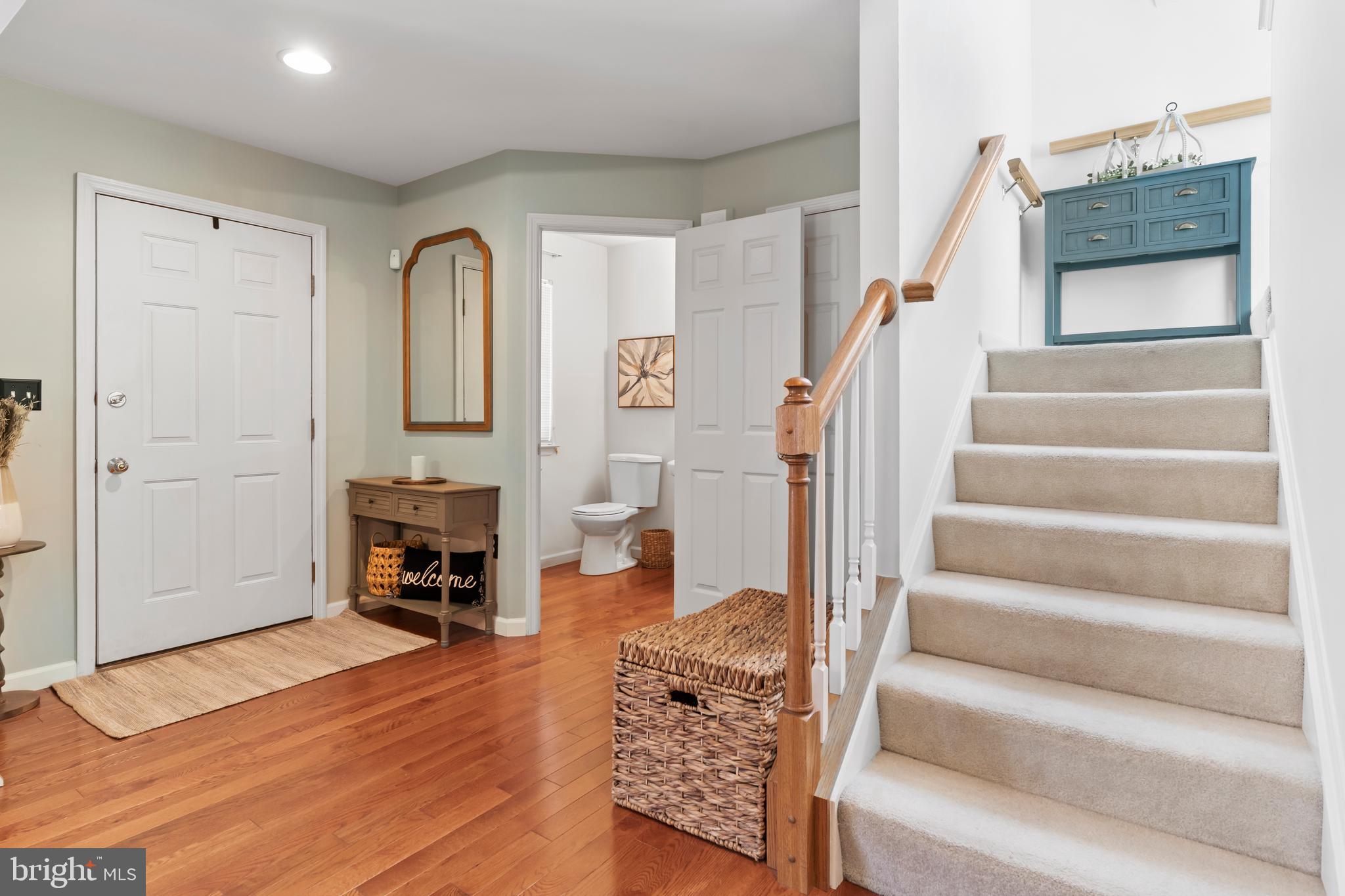WESTWOOD HILLS - Residential