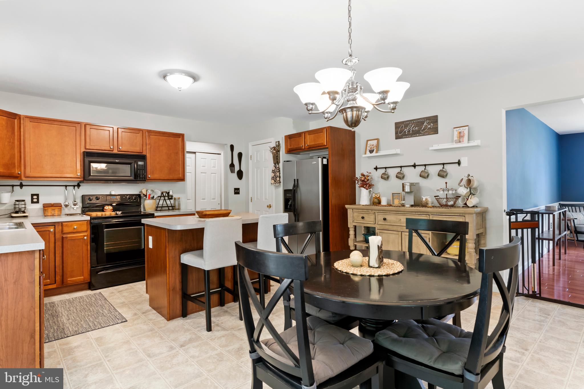 WESTWOOD HILLS - Residential