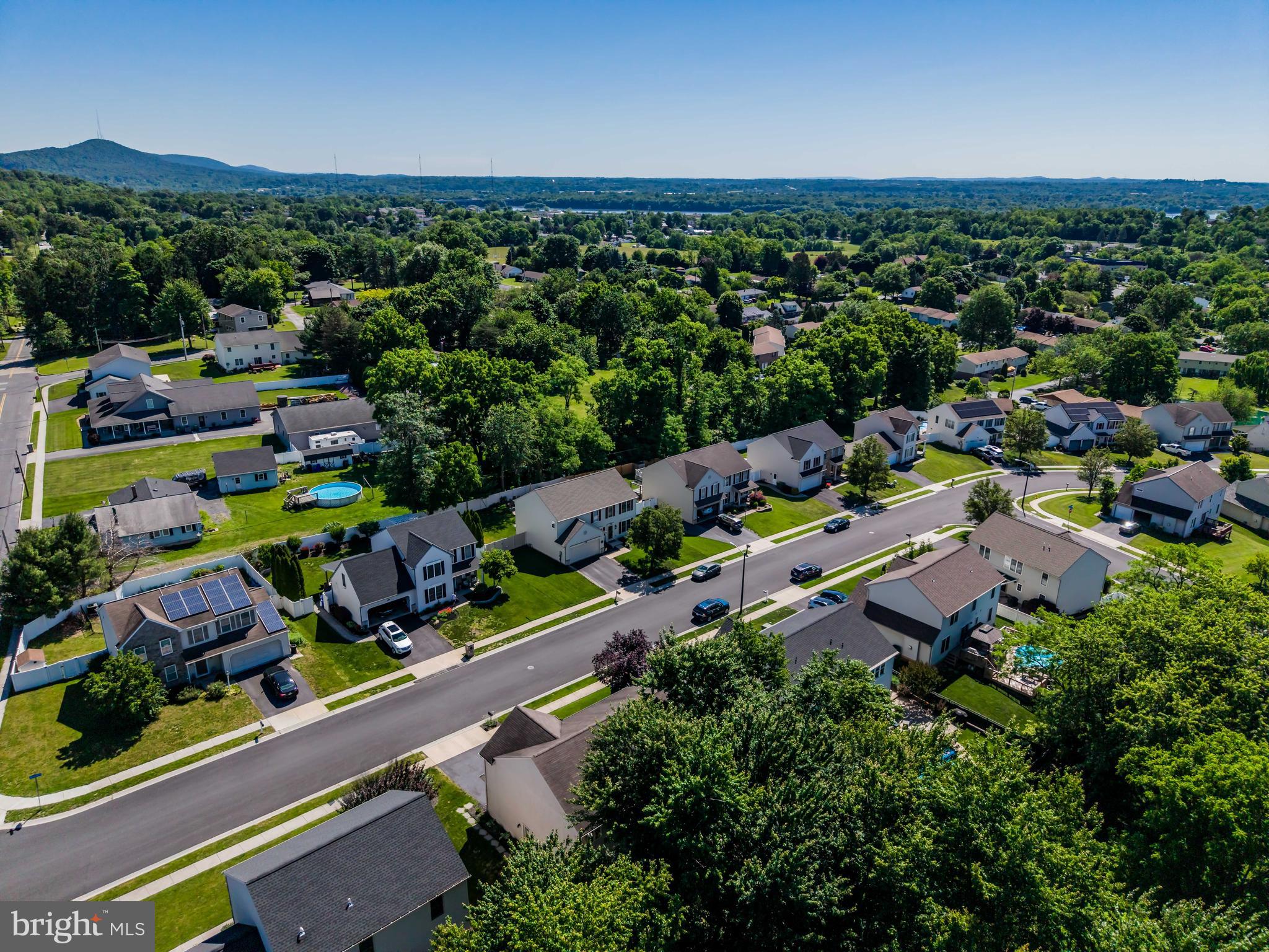 WESTWOOD HILLS - Residential