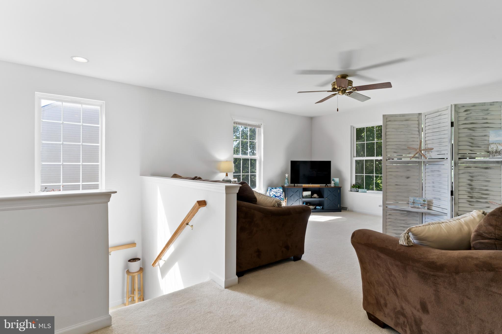 WESTWOOD HILLS - Residential
