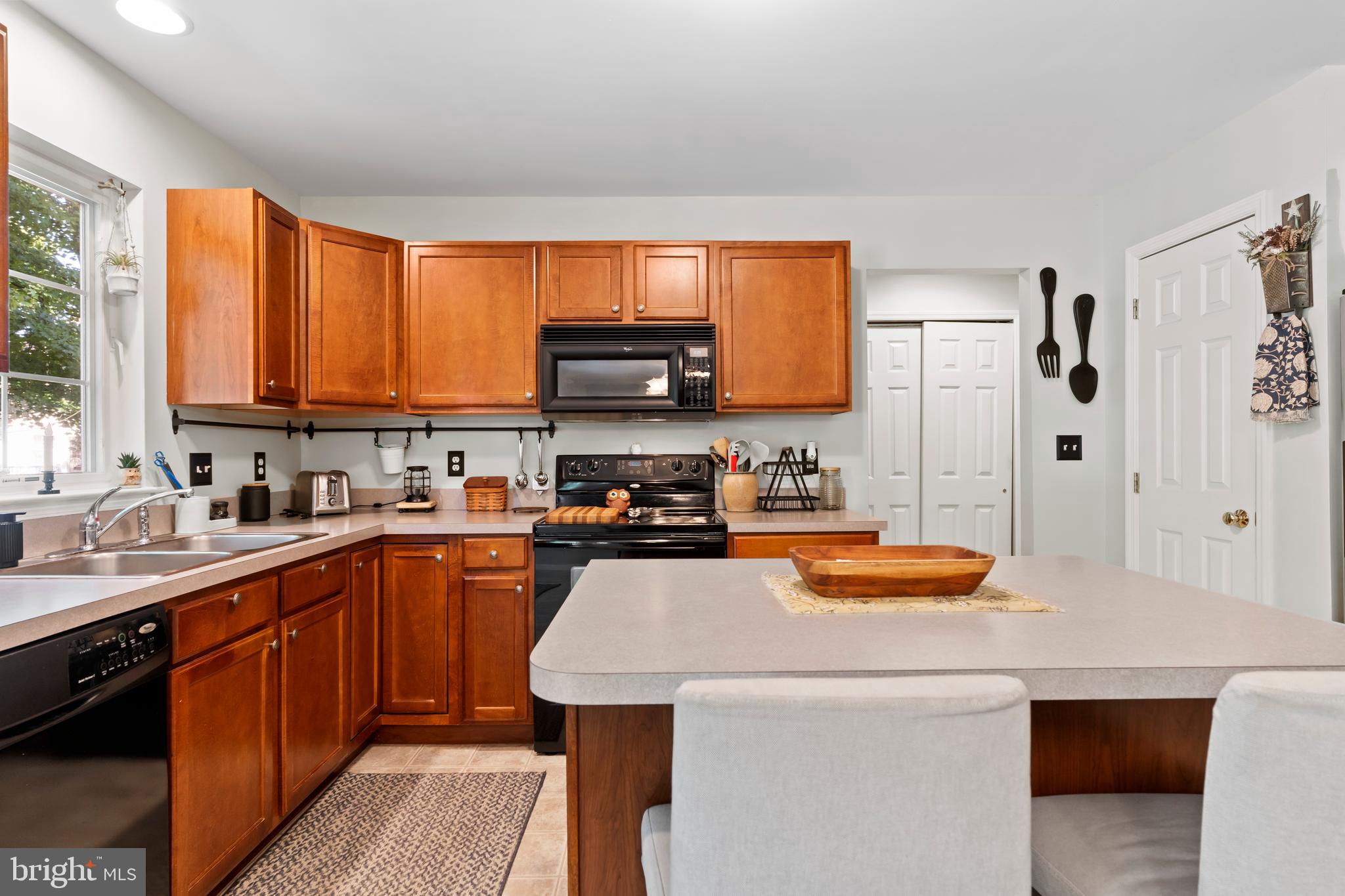 WESTWOOD HILLS - Residential
