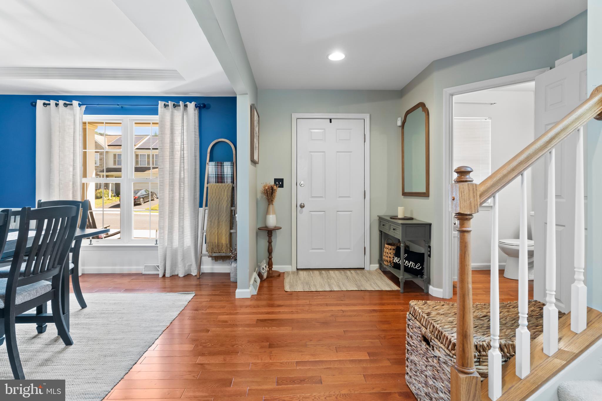 WESTWOOD HILLS - Residential