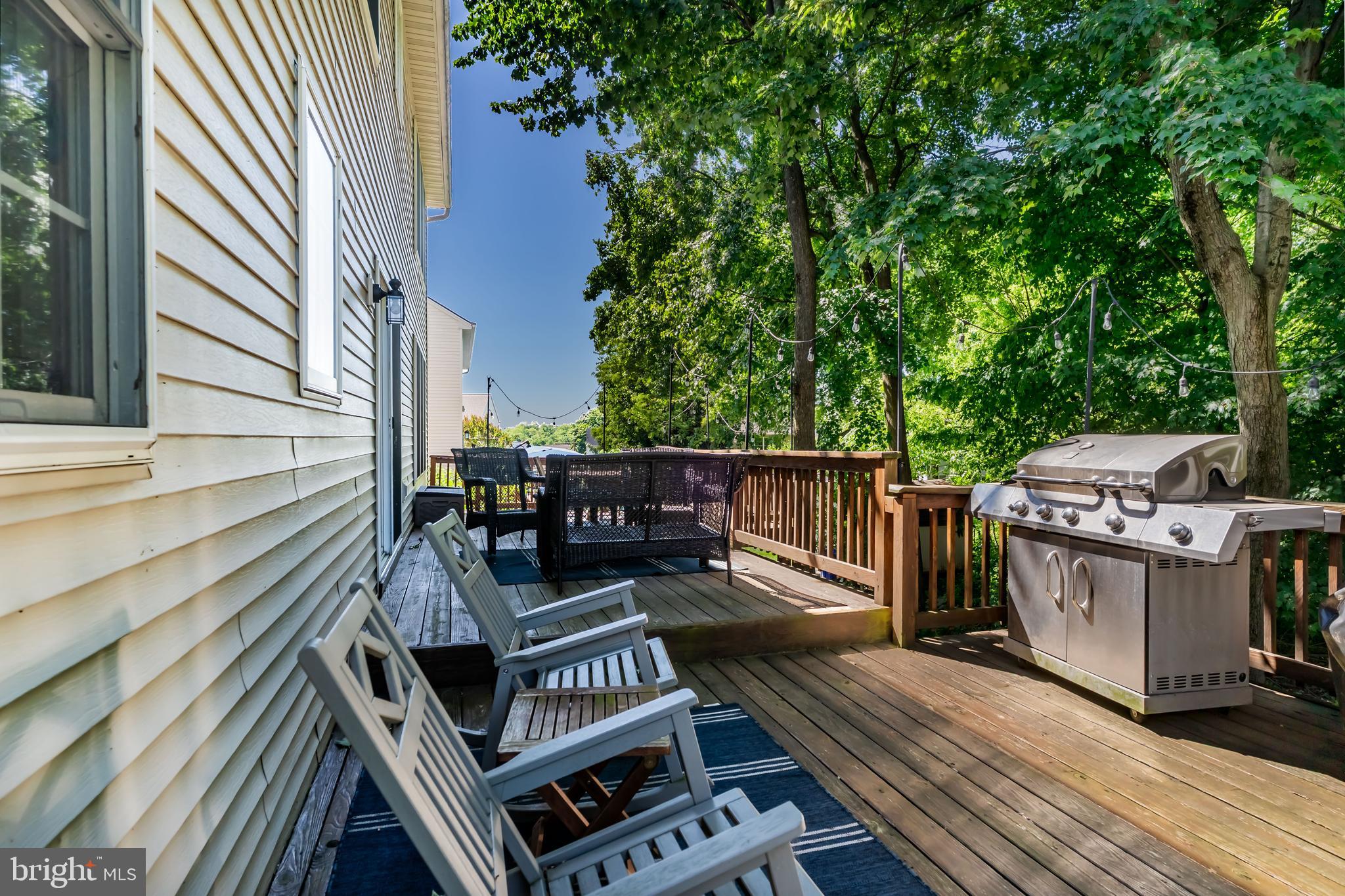 WESTWOOD HILLS - Residential