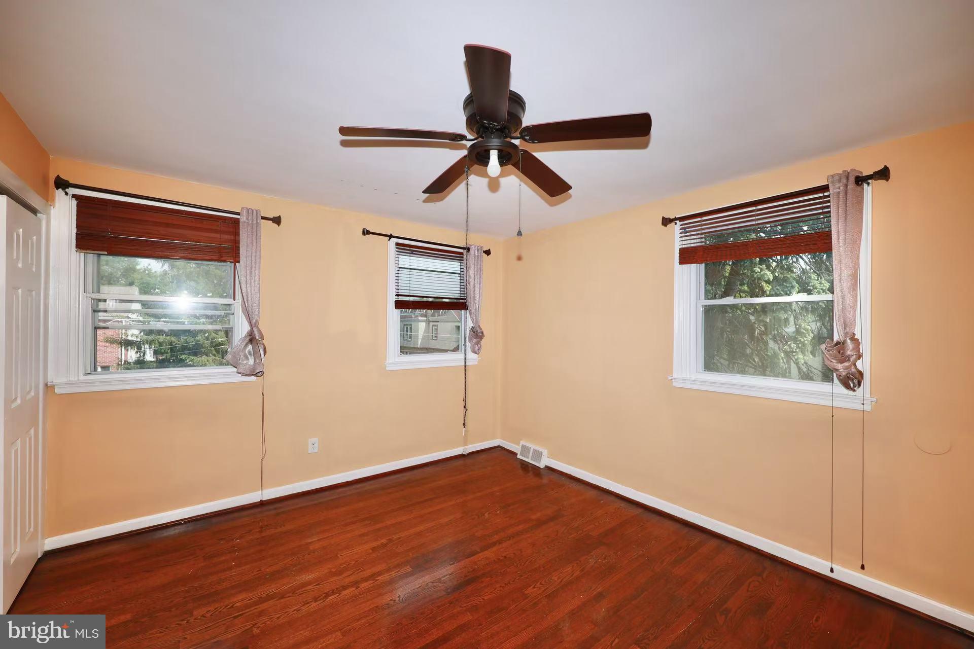 HOLMESBURG - Residential