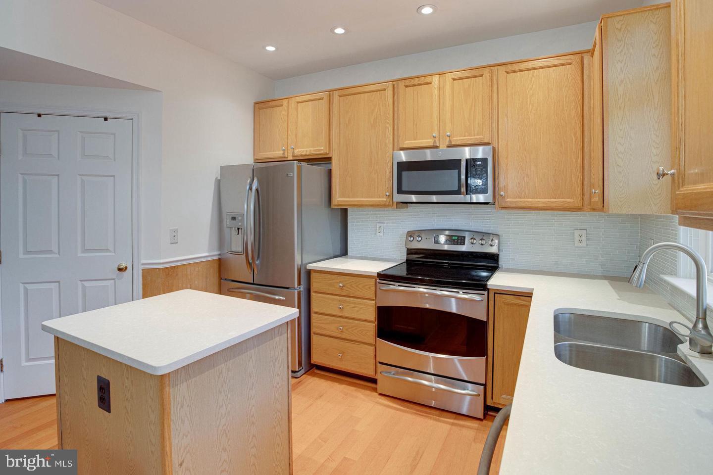 CEDAR LAKES - Residential Lease