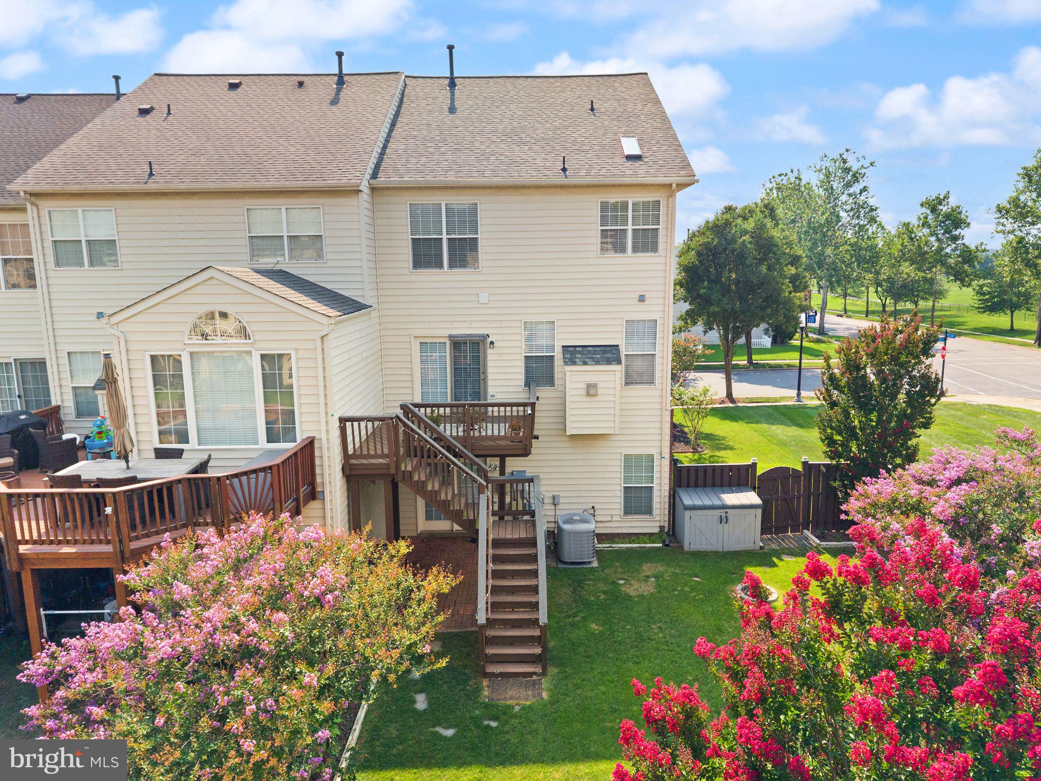 SOUTH RIDING - Residential