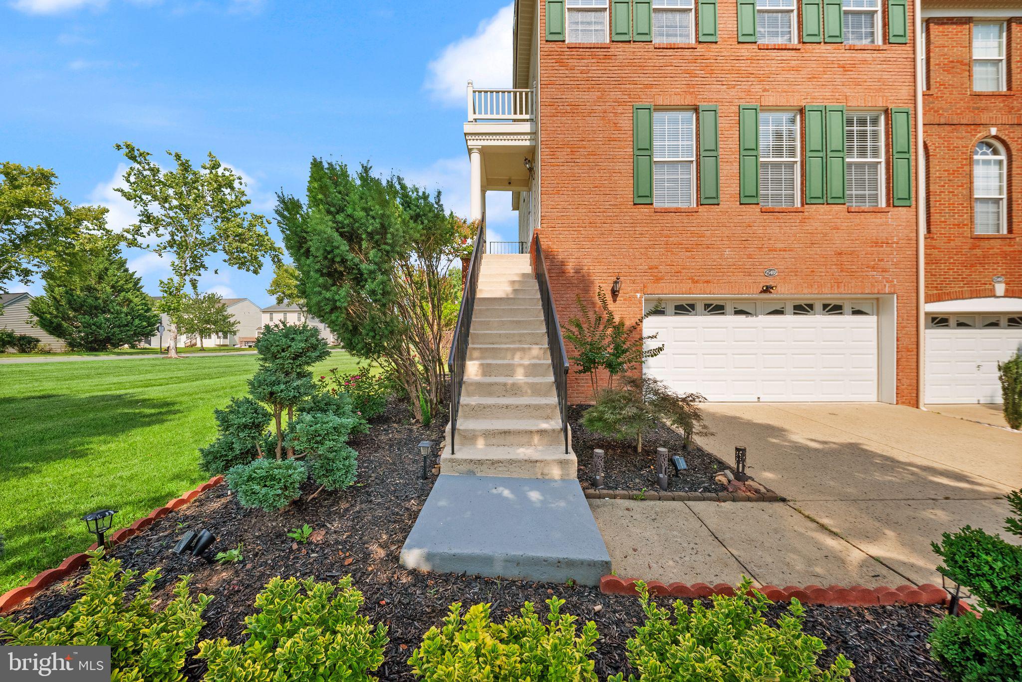 SOUTH RIDING - Residential