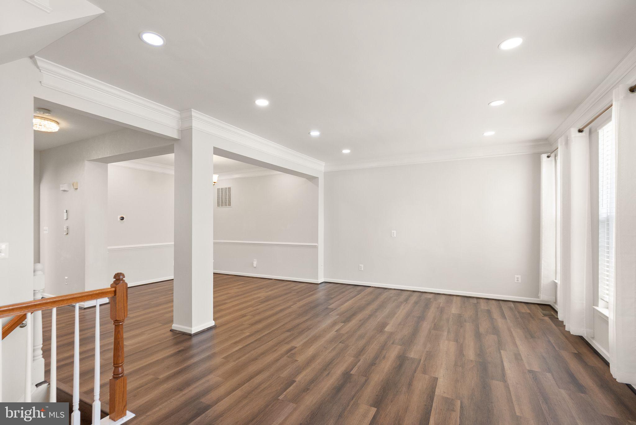 SOUTH RIDING - Residential