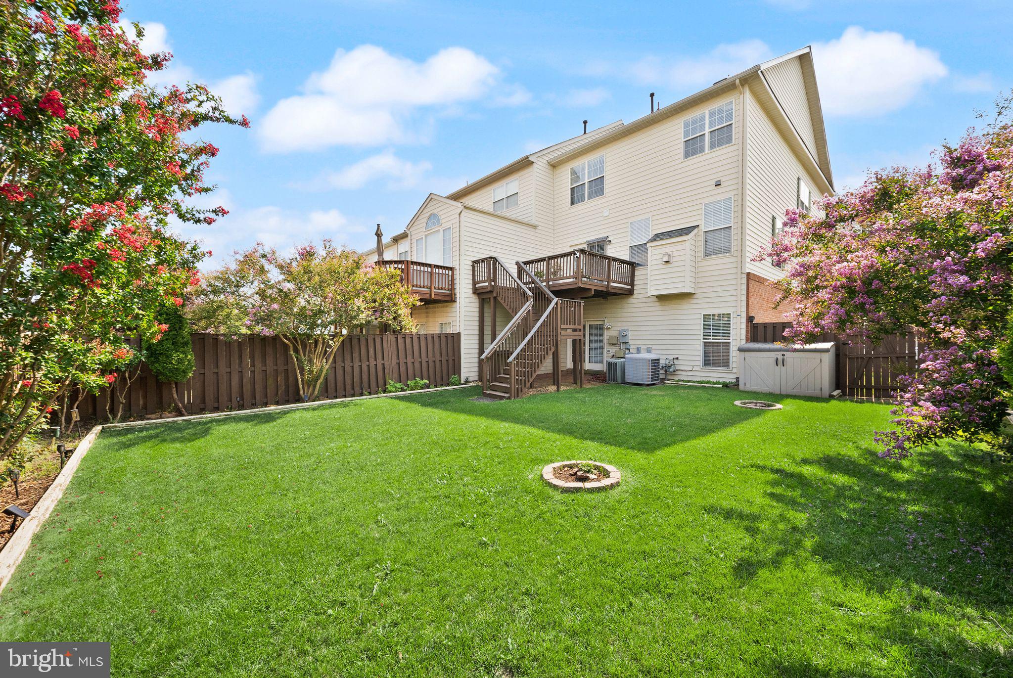 SOUTH RIDING - Residential
