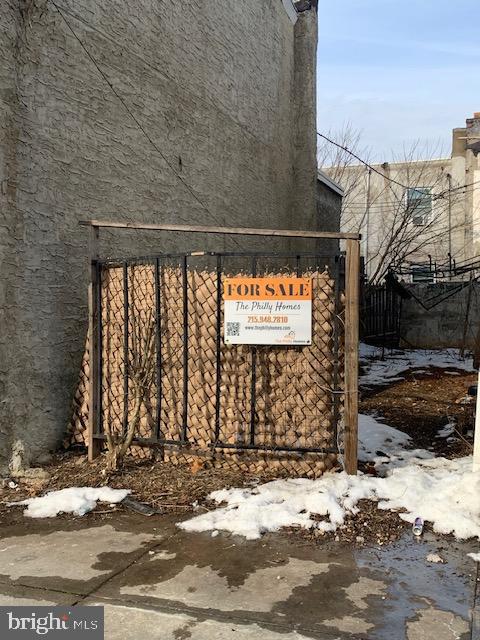 GRAYS FERRY - Land