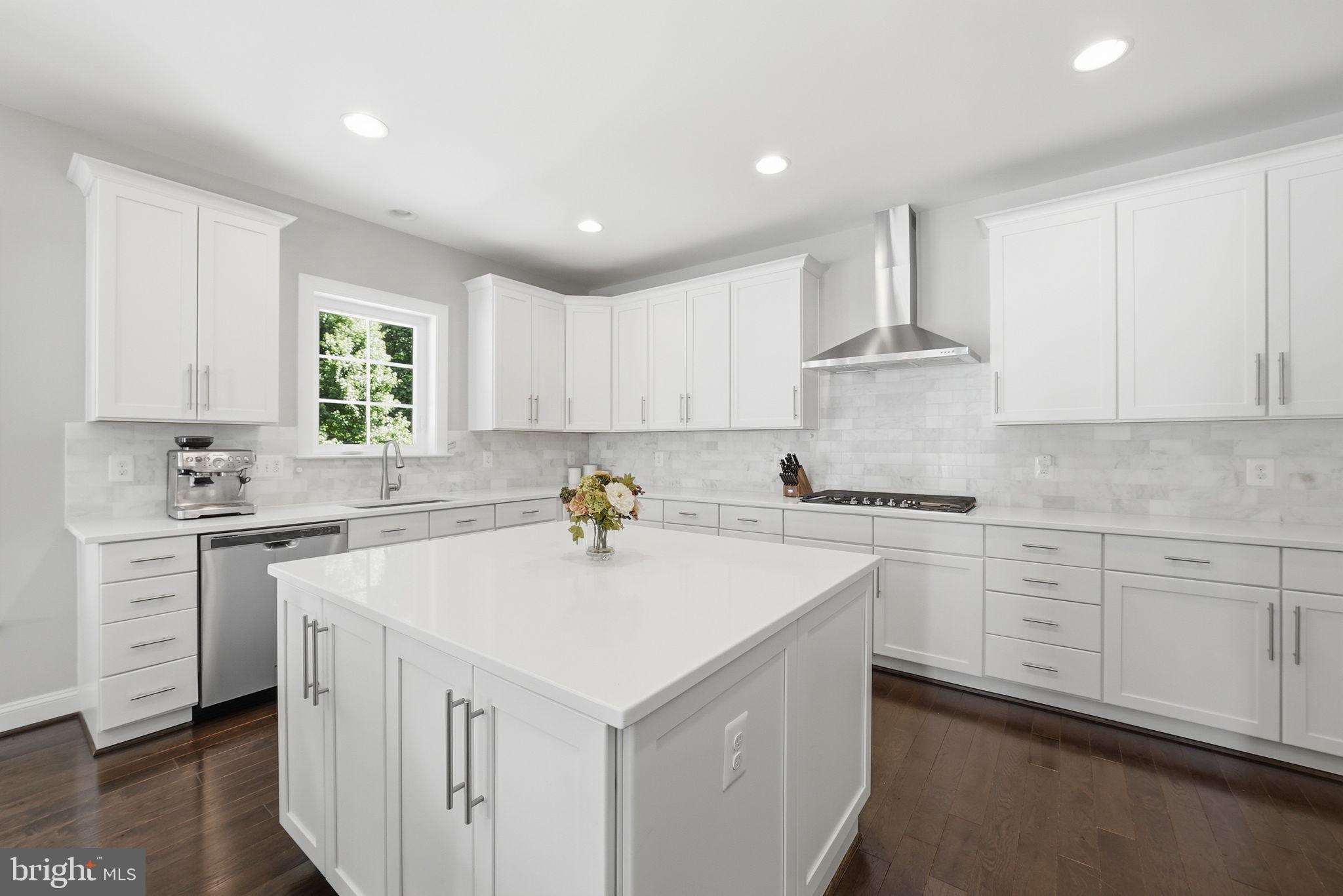 FAIRFAX ACRES - Residential