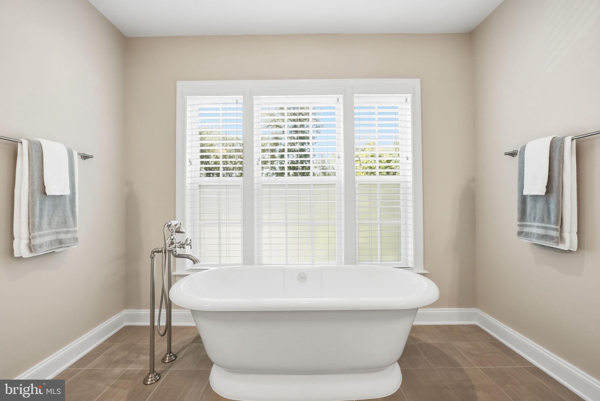 FAIRFAX ACRES - Residential