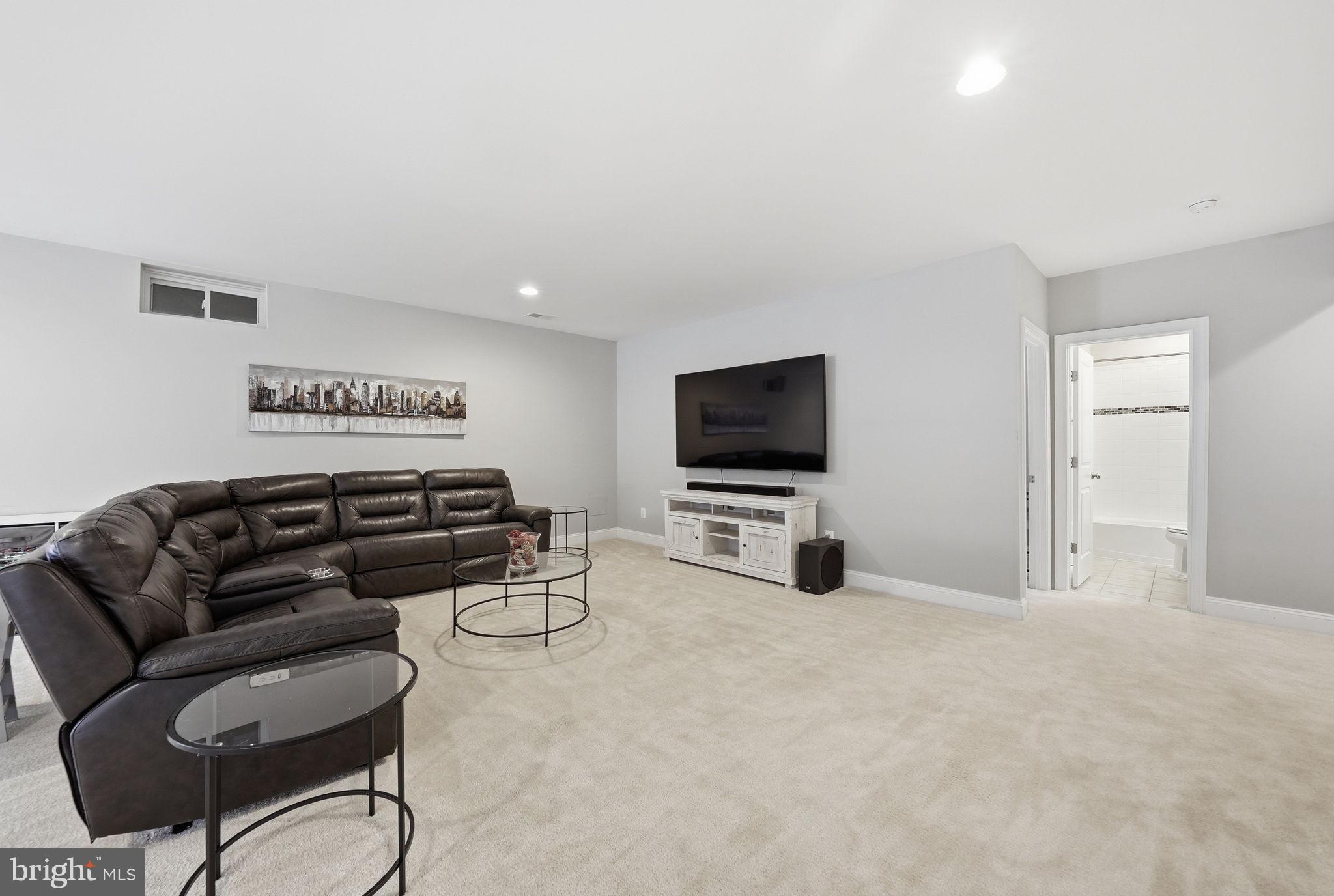FAIRFAX ACRES - Residential