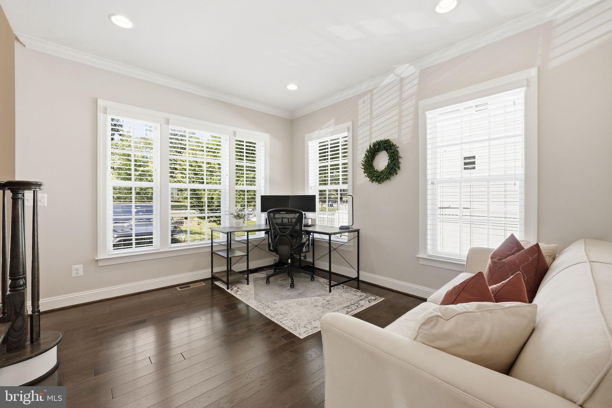 FAIRFAX ACRES - Residential