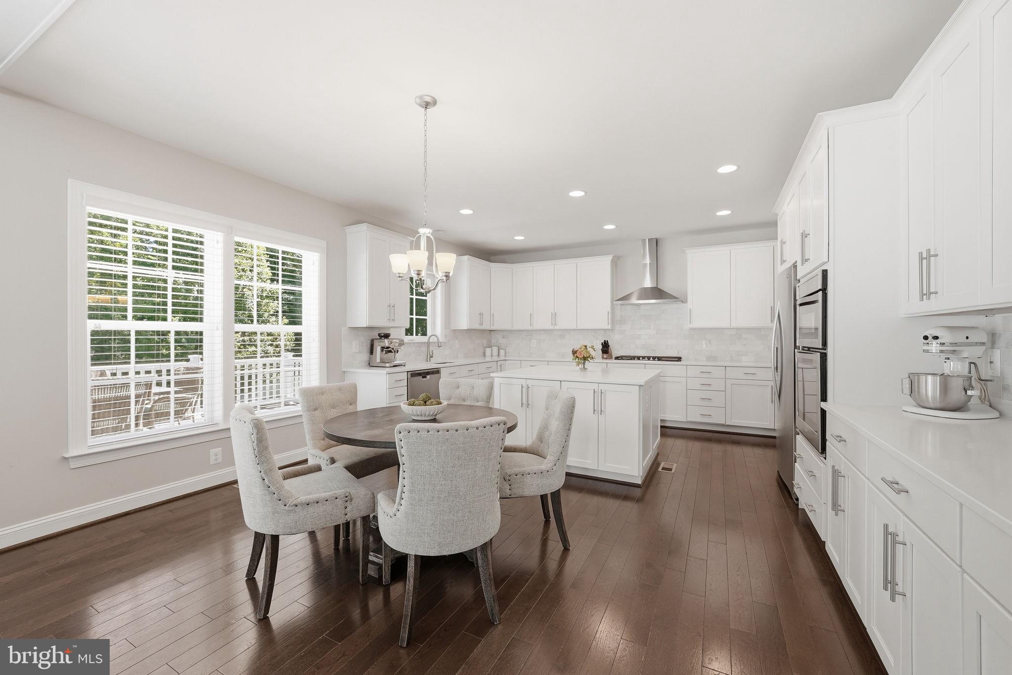 FAIRFAX ACRES - Residential