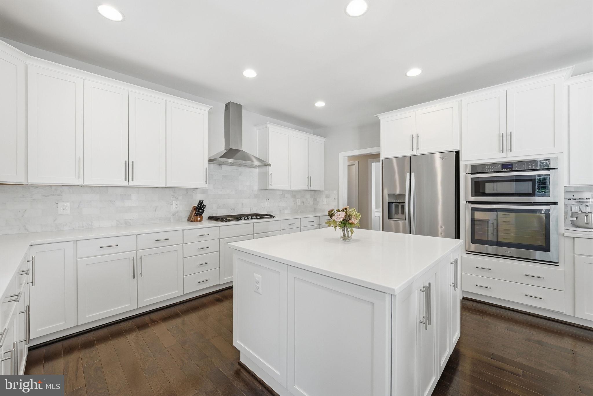 FAIRFAX ACRES - Residential