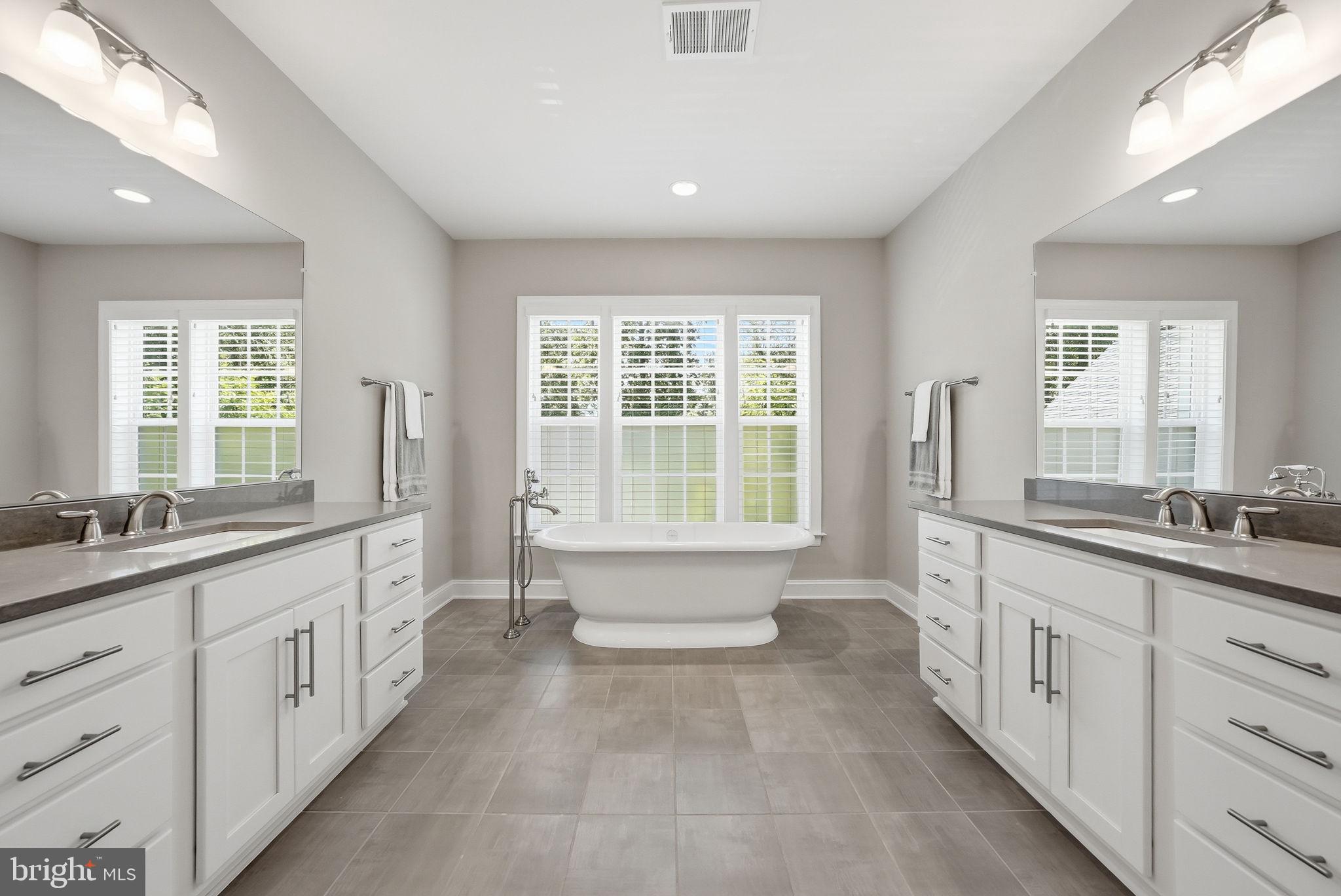 FAIRFAX ACRES - Residential