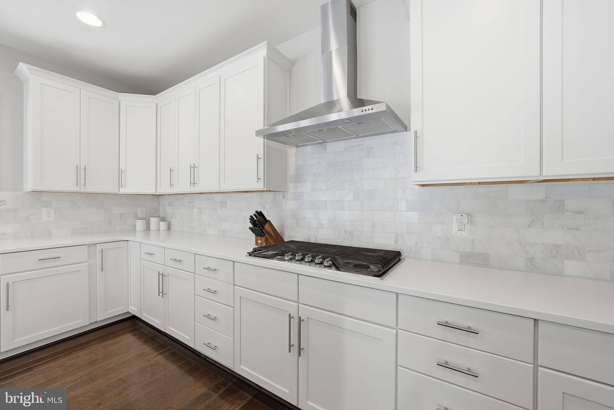 FAIRFAX ACRES - Residential