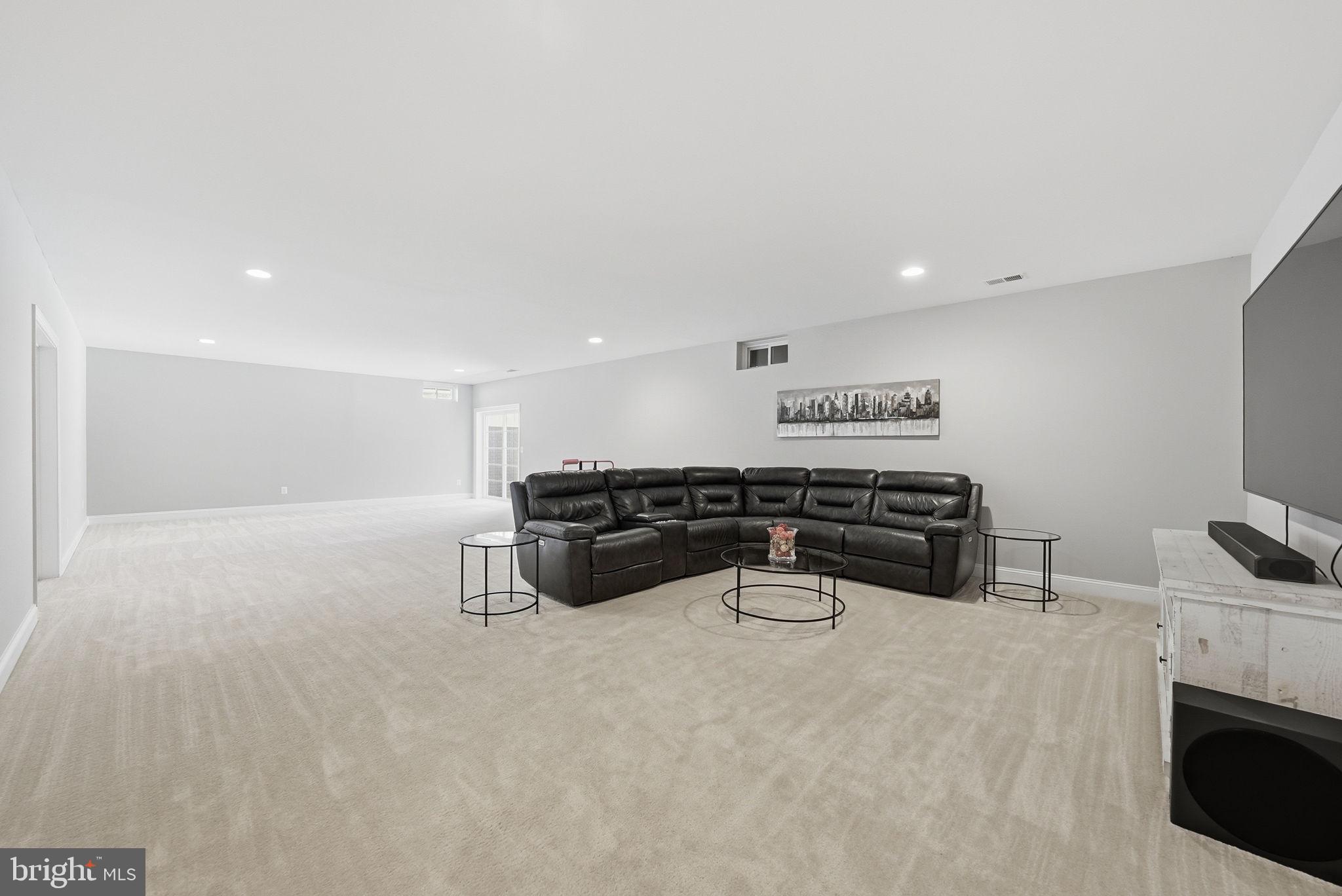 FAIRFAX ACRES - Residential