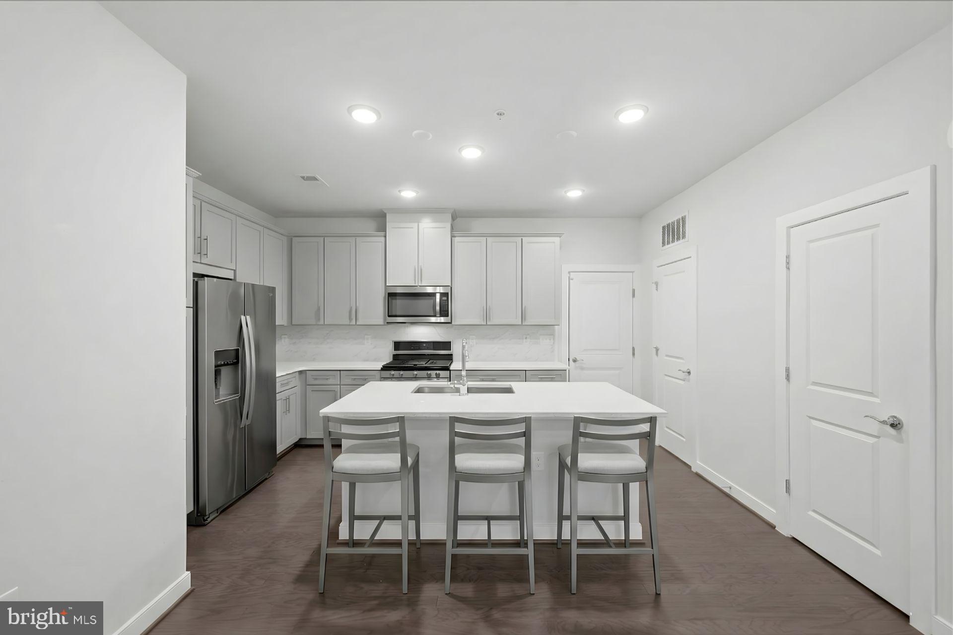 METROPARK AT ARROWBROOK - Residential