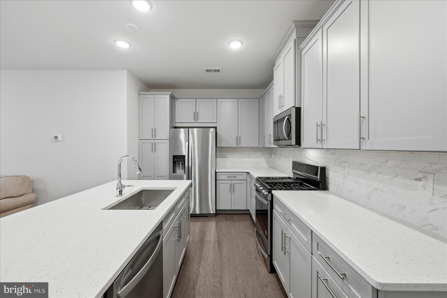 METROPARK AT ARROWBROOK - Residential