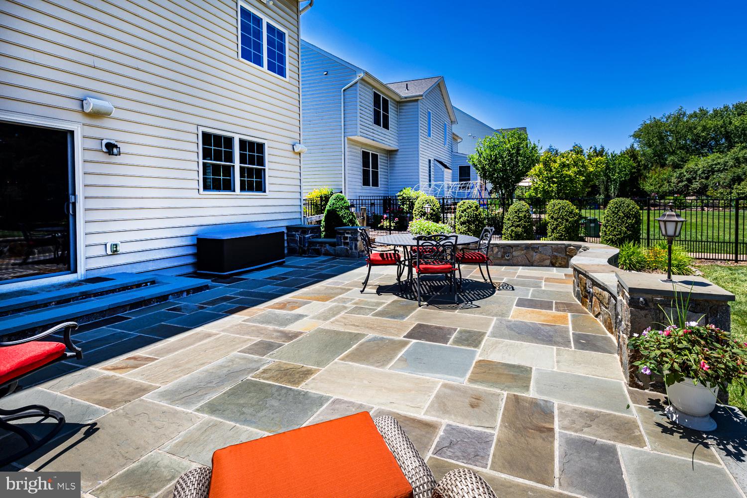 CARLEE MANOR - Residential